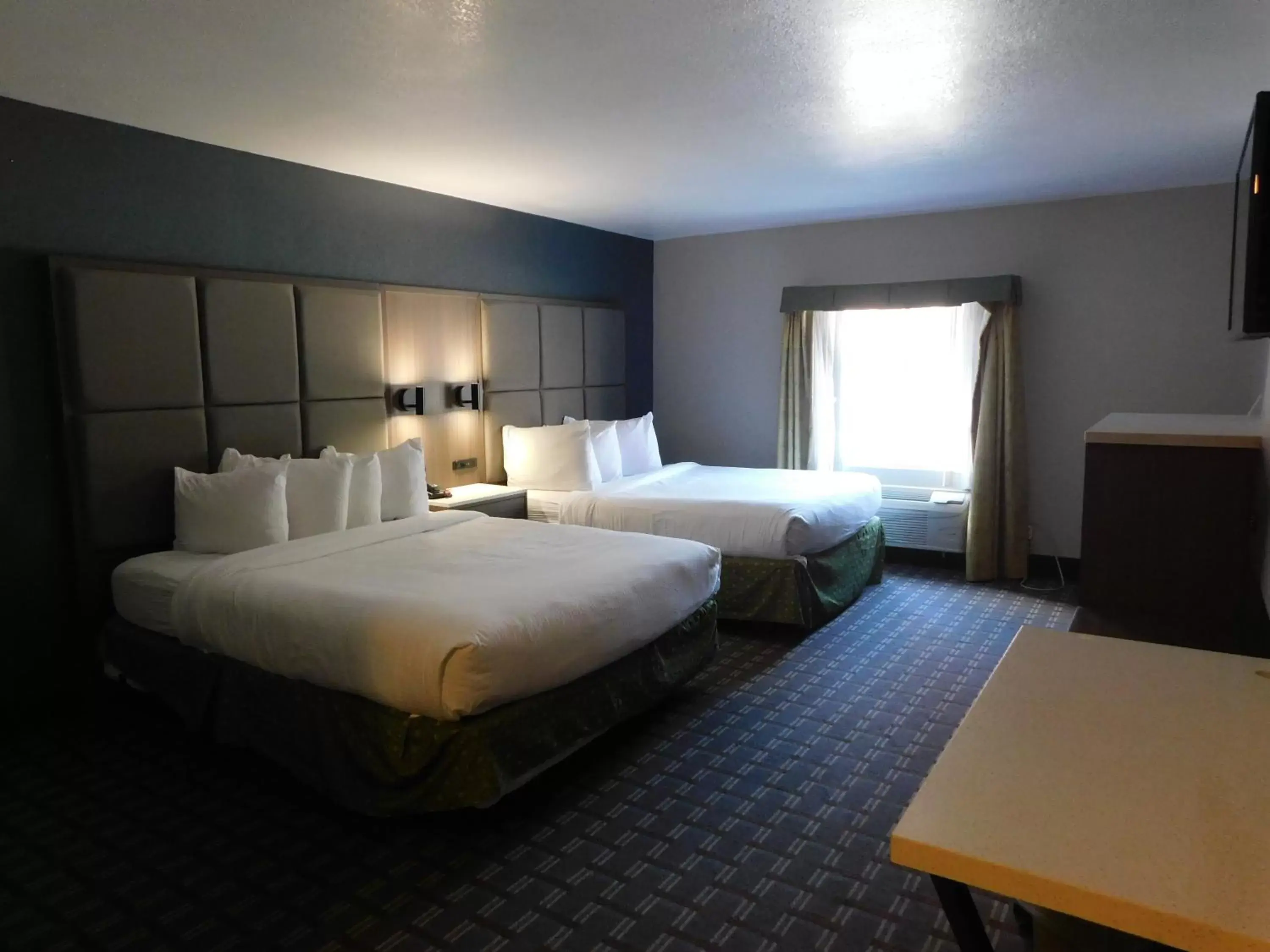 Standard Room, 2 Queen Beds, Accessible, Non Smoking in Days Inn & Suites by Wyndham Downtown Gatlinburg Parkway Standard Room, 2 Queen Beds, Accessible, Non Smoking in Days Inn & Suites by Wyndham Downtown Gatlinburg Parkway