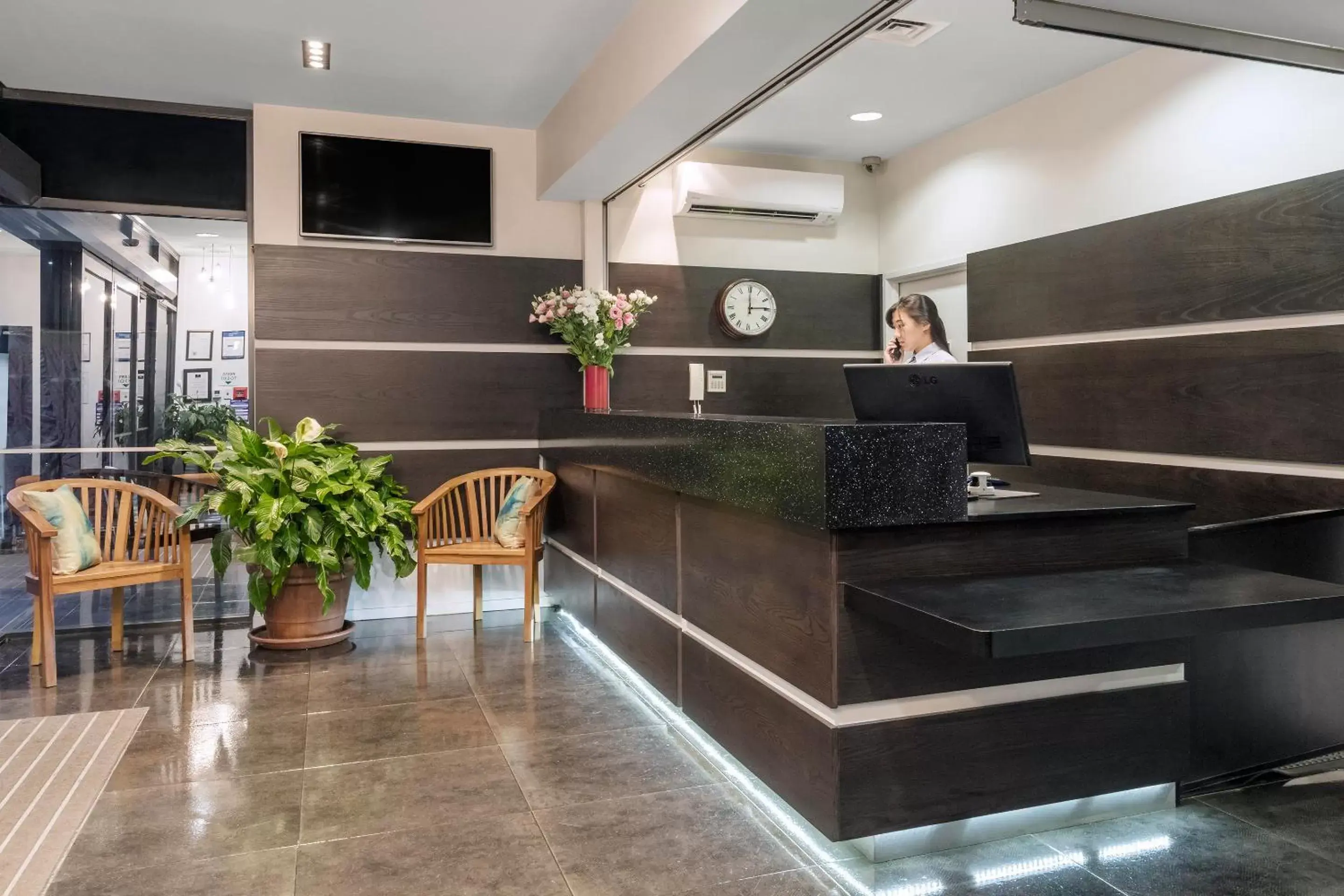 Lobby or reception, Lobby/Reception in Nesuto St Martins Apartment Hotel