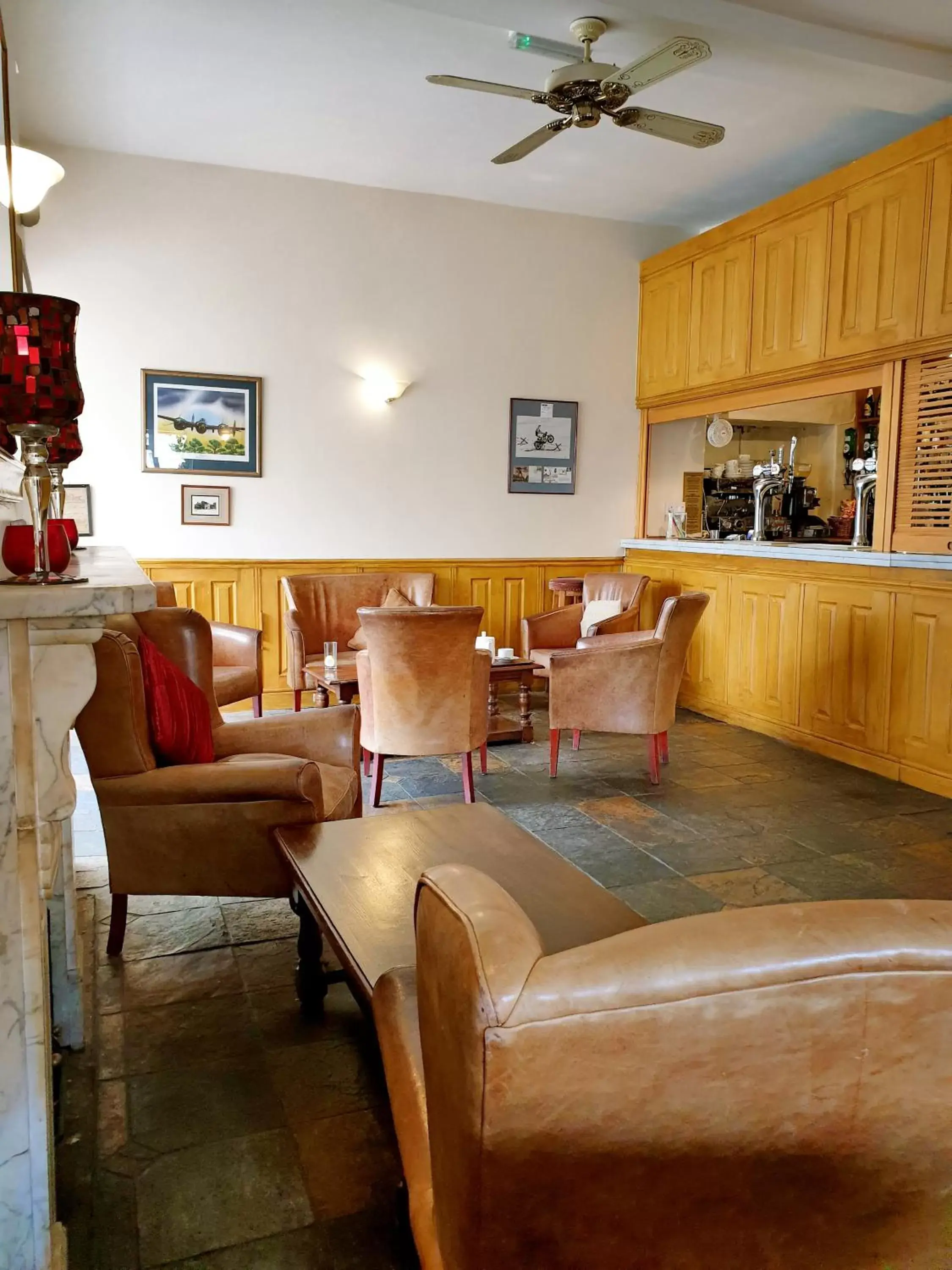 Lounge or bar, Lounge/Bar in The Crown House Inn