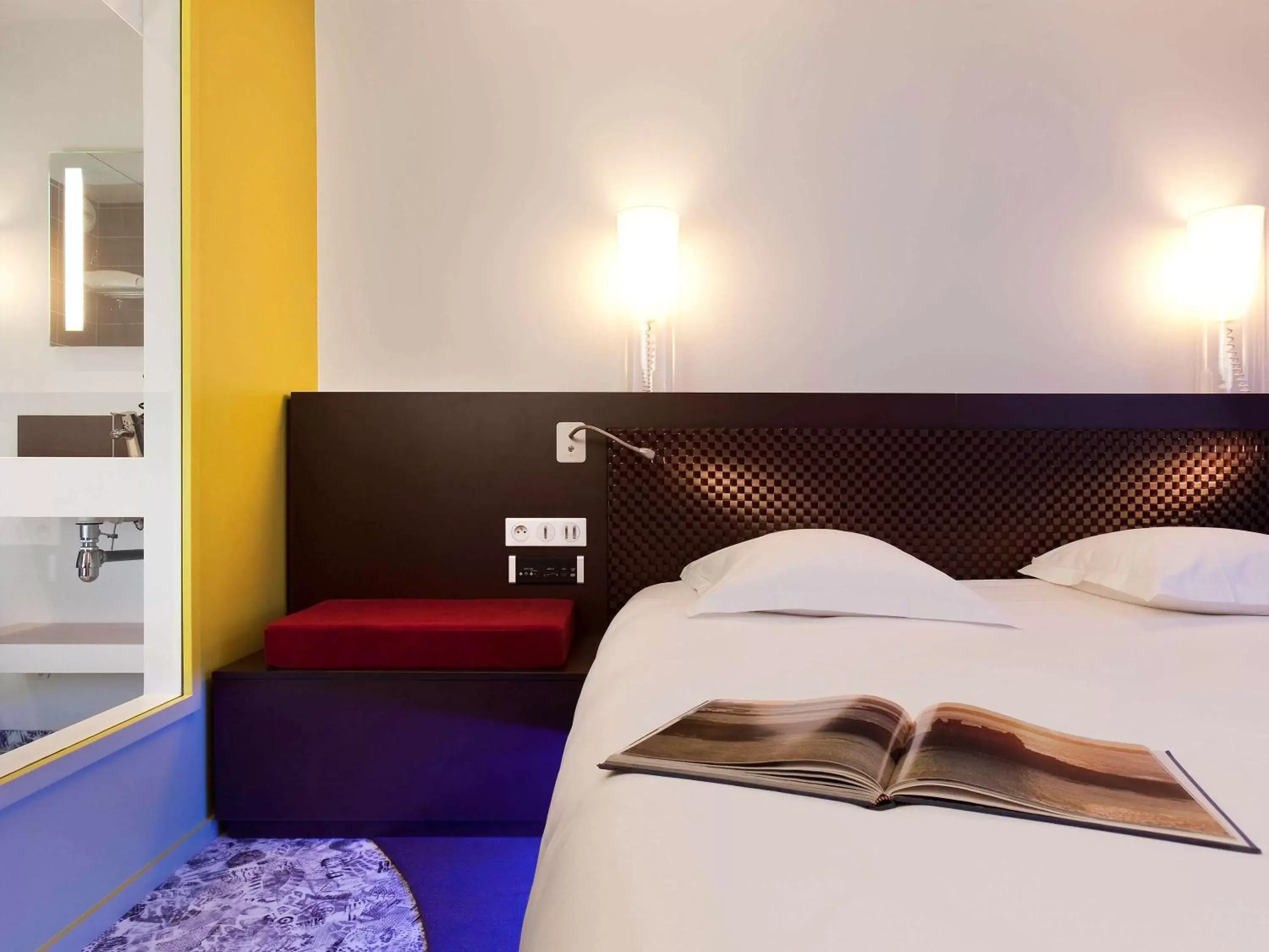 Photo of the whole room, Bed in ibis Styles Lorient Caudan