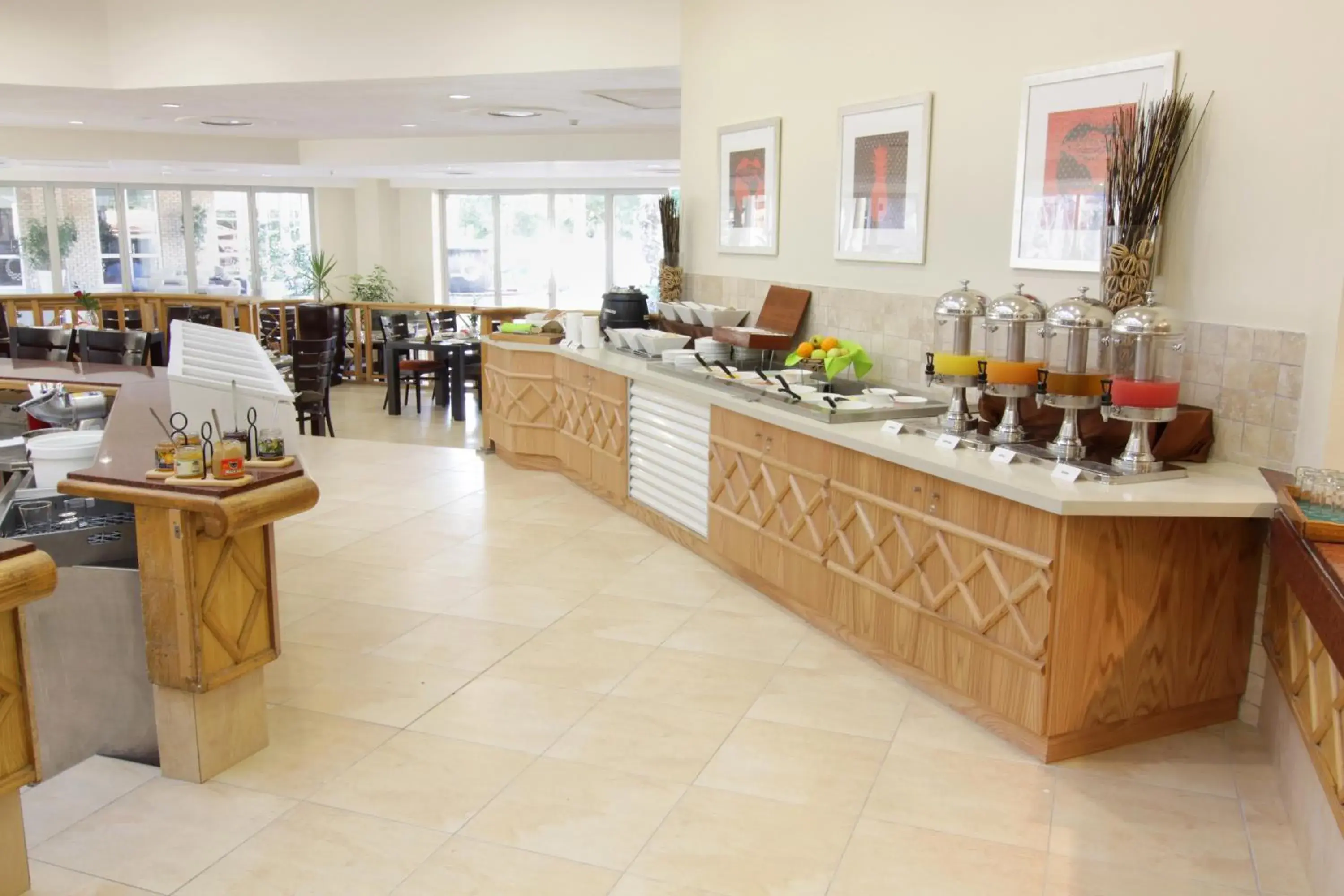 Restaurant/places to eat in Cresta Lodge Gaborone Restaurant/places to eat in Cresta Lodge Gaborone