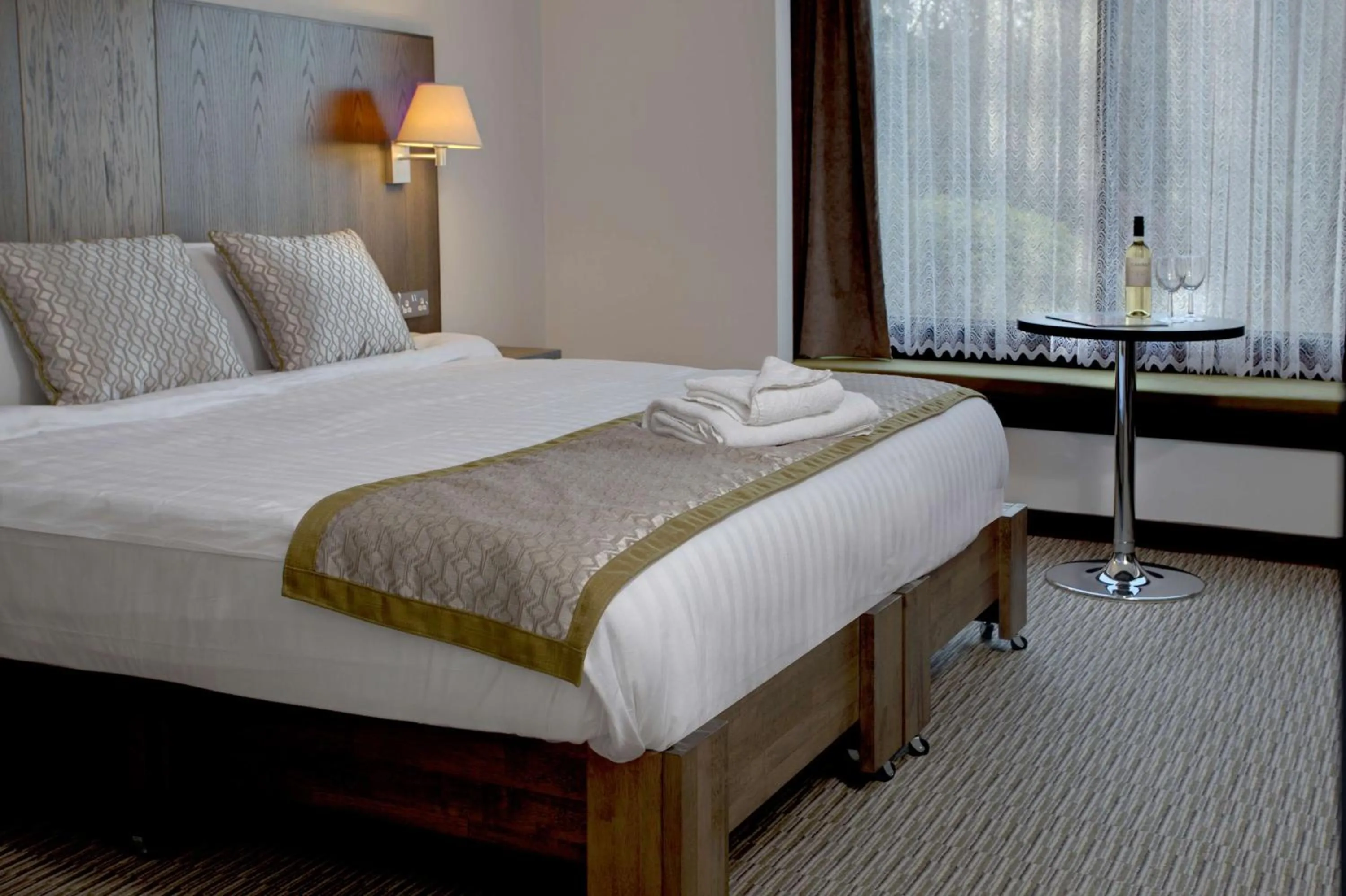 Photo of the whole room, Bed in Best Western Ipswich Hotel