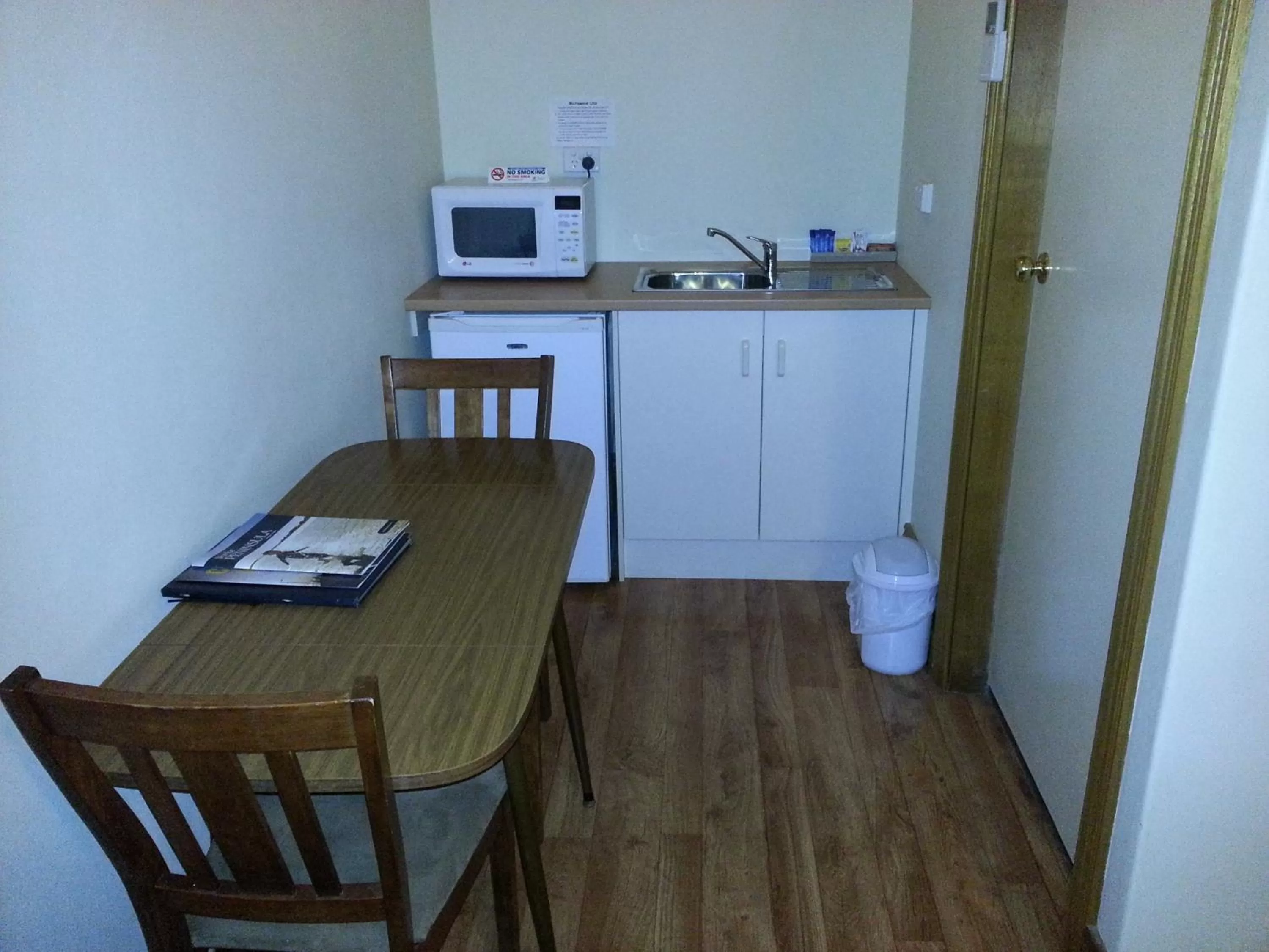 Coffee/tea facilities in Sonbern Lodge Motel