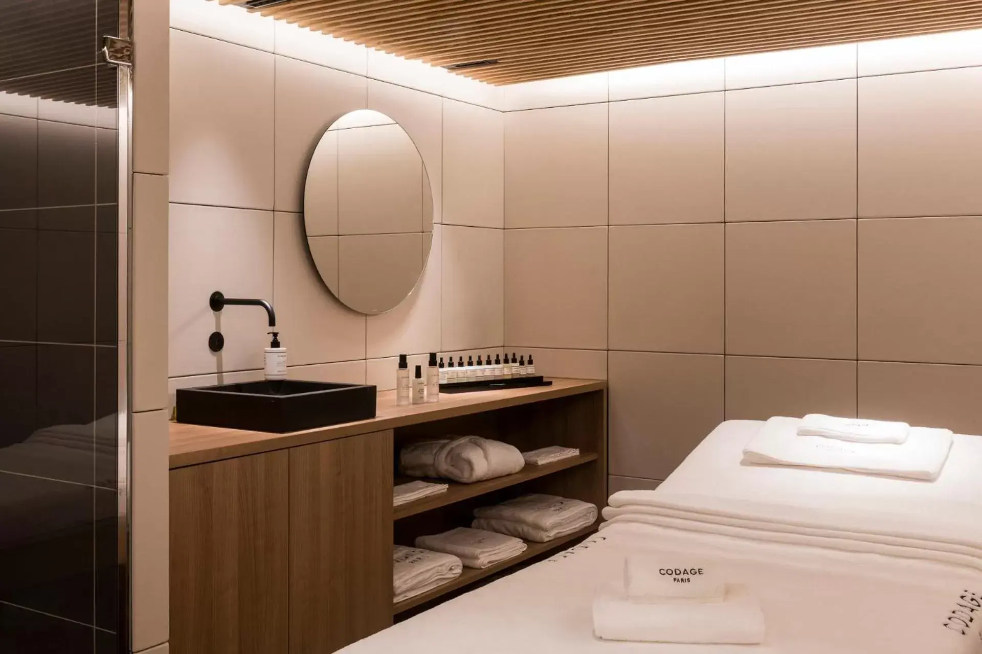 Spa and wellness centre/facilities in Kimpton - St Honoré Paris by IHG Spa and wellness centre/facilities in Kimpton - St Honoré Paris by IHG