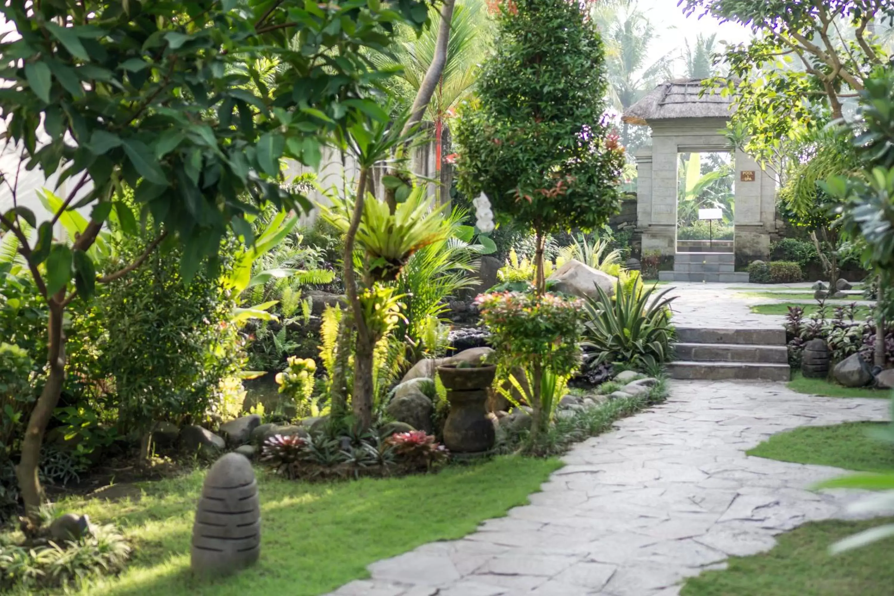 Garden in Radha Phala Resort & Spa