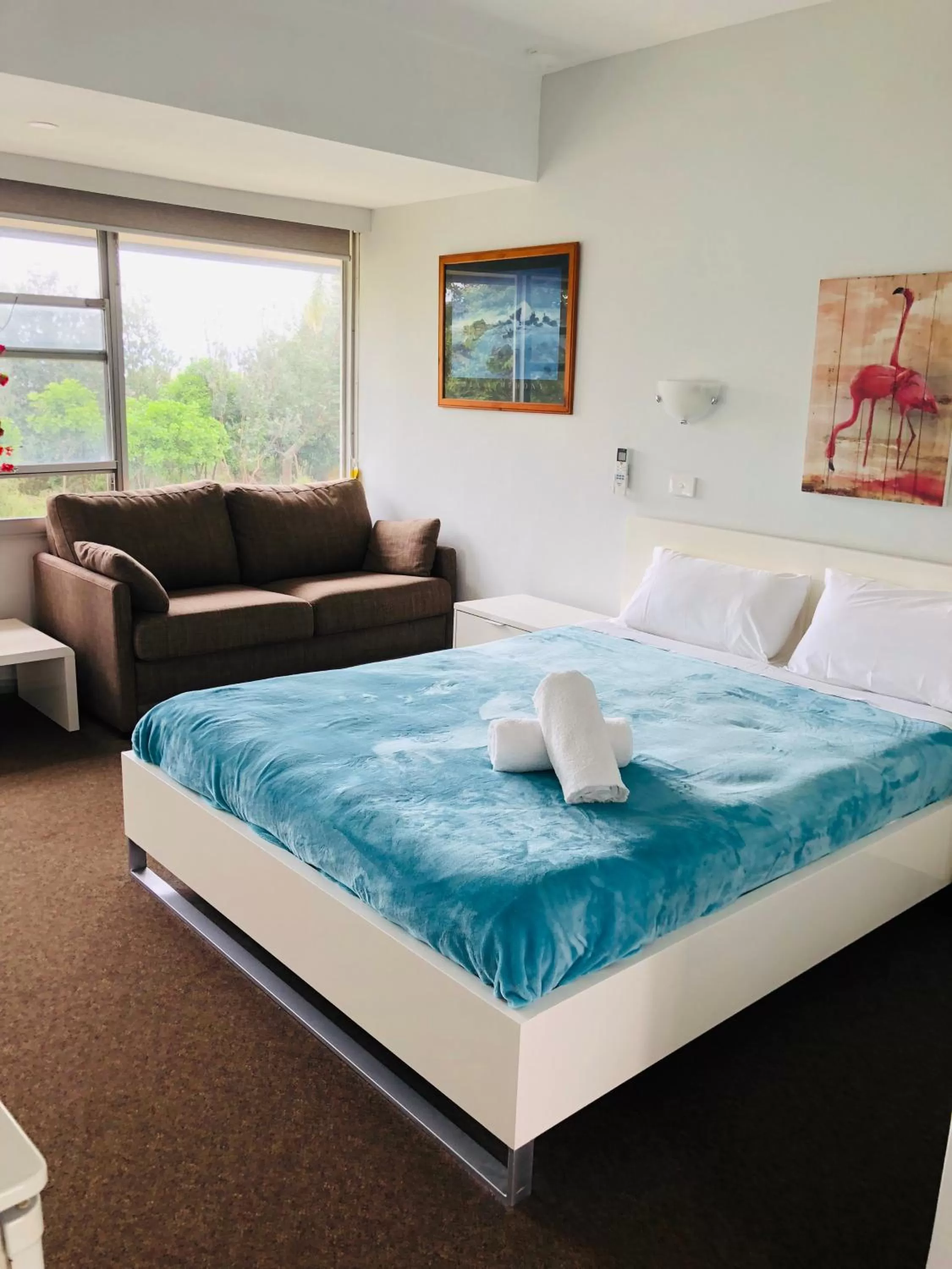 Bed in Ettalong Beach motel