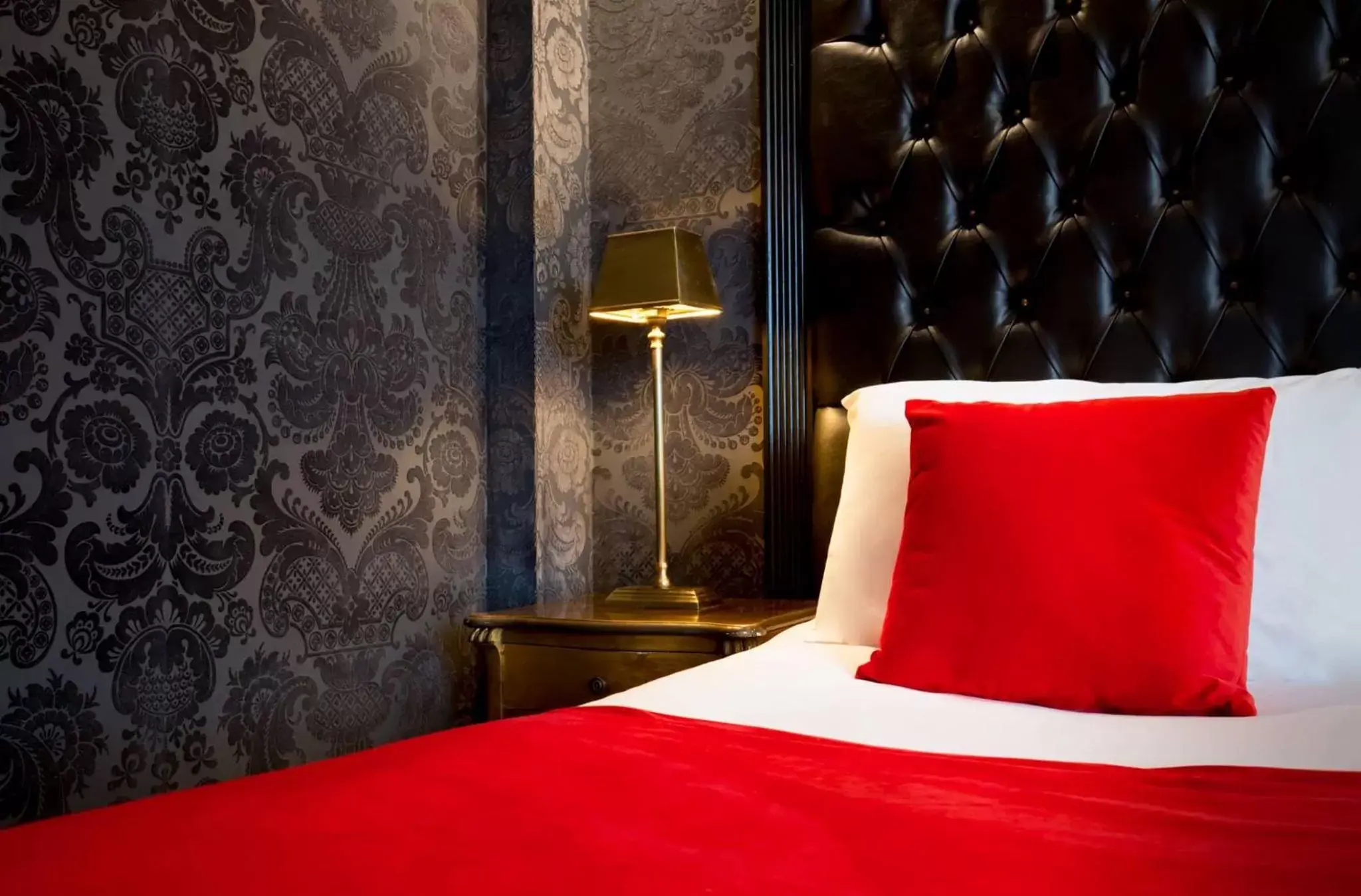 Bed in The Shankly Hotel