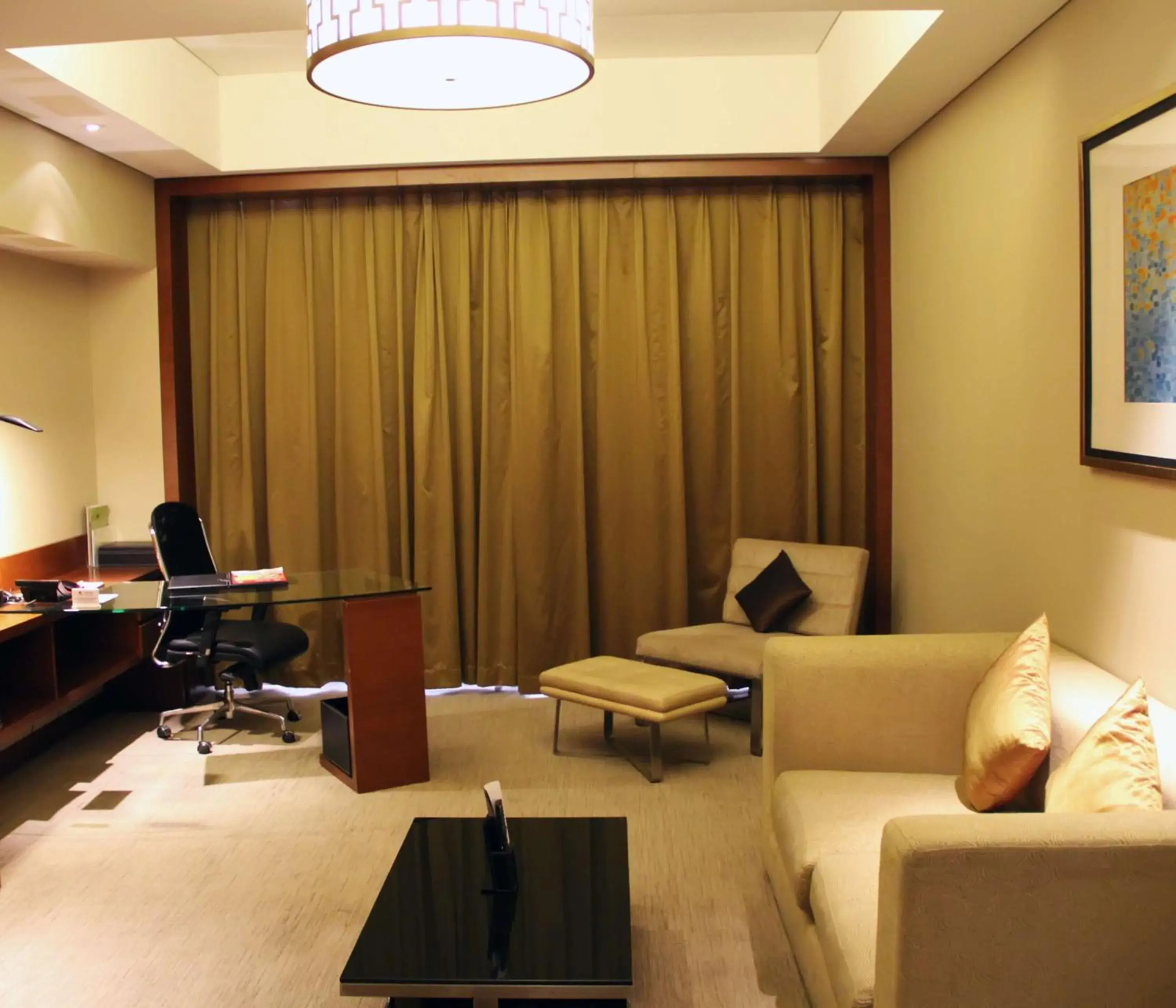 Bedroom, Seating Area in DoubleTree By Hilton Shenyang Hotel