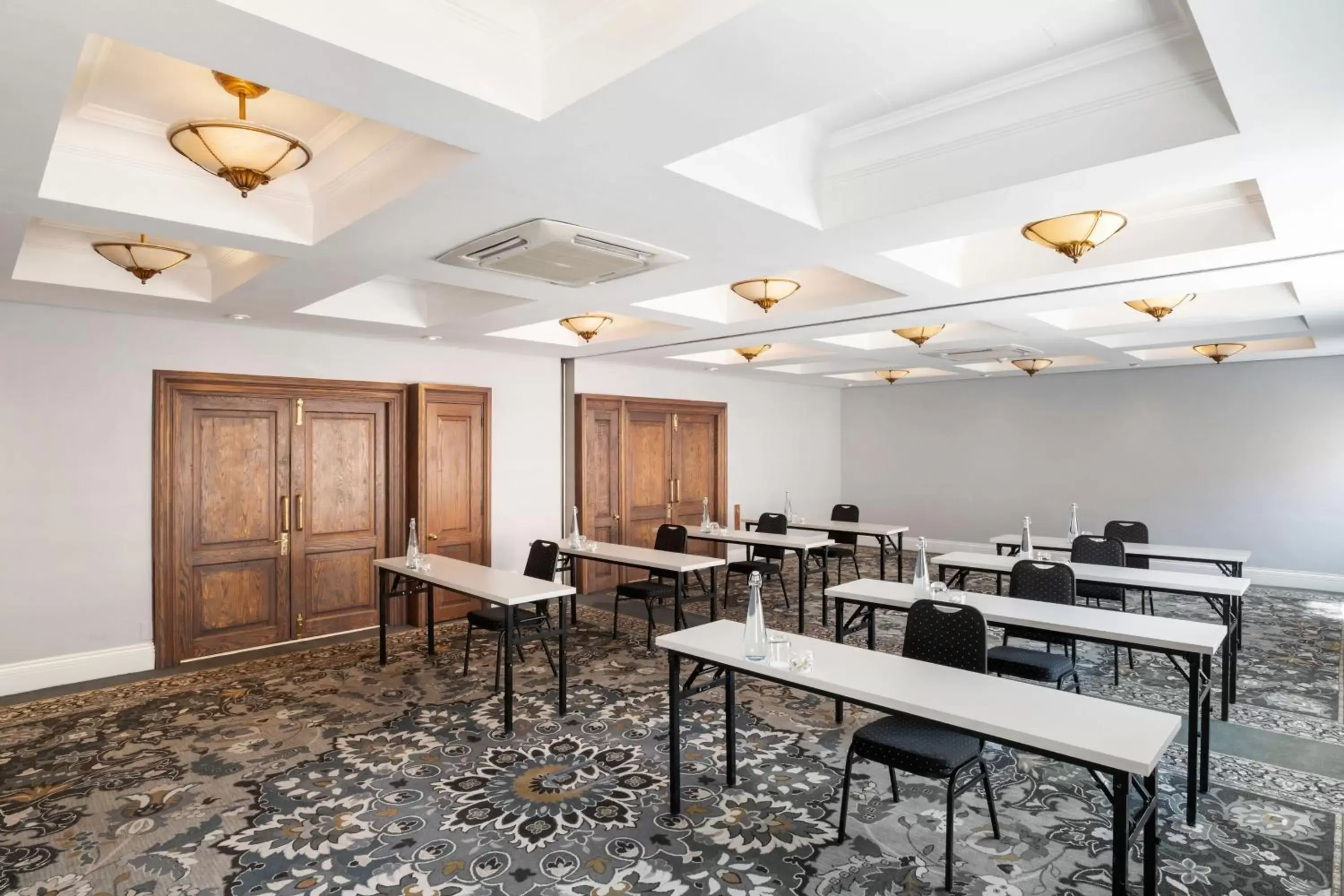 Meeting/conference room in Protea Hotel by Marriott Johannesburg Balalaika Sandton