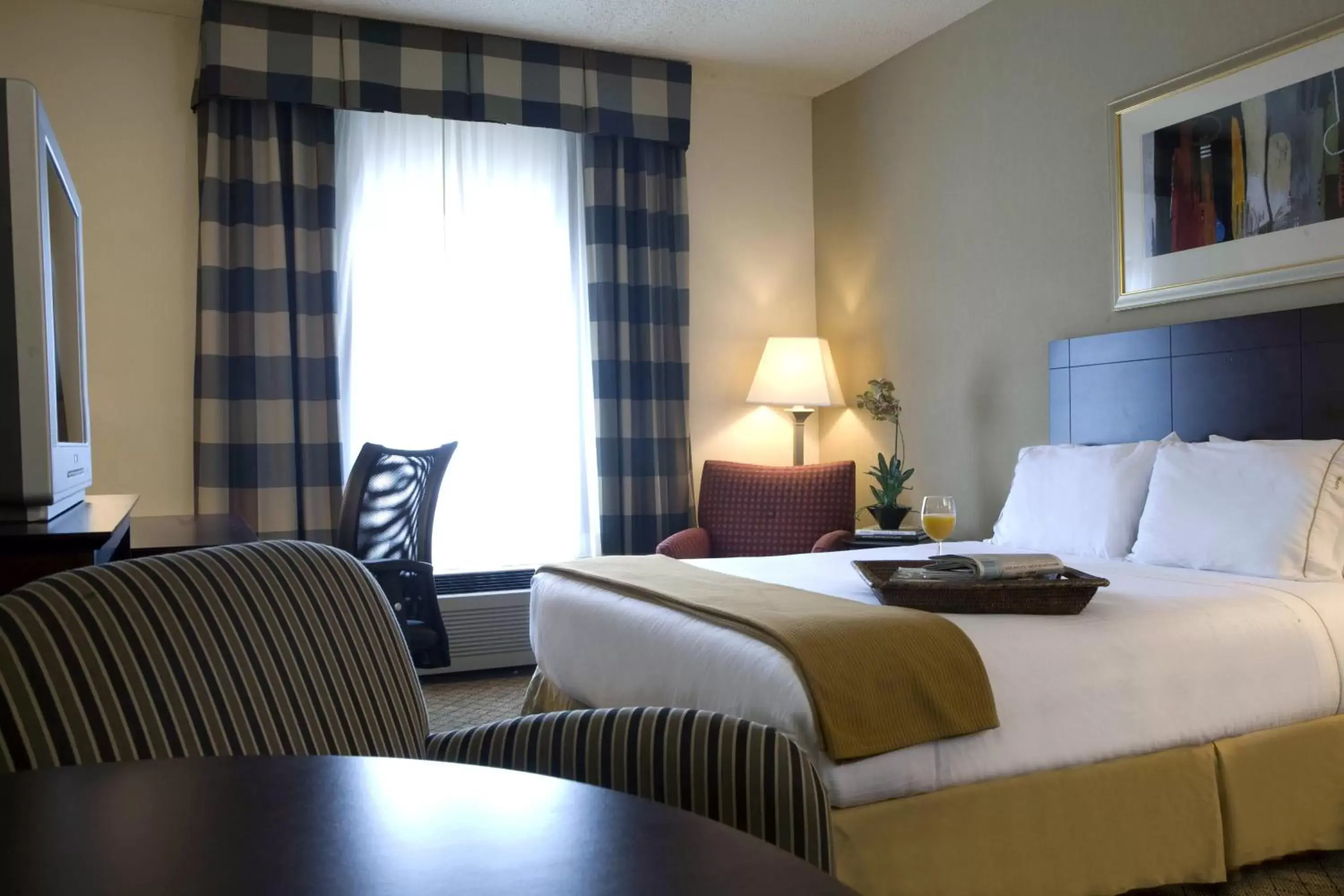 Photo of the whole room, Bed in Holiday Inn Express Hotel & Suites - Atlanta/Emory University Area, an IHG Hotel