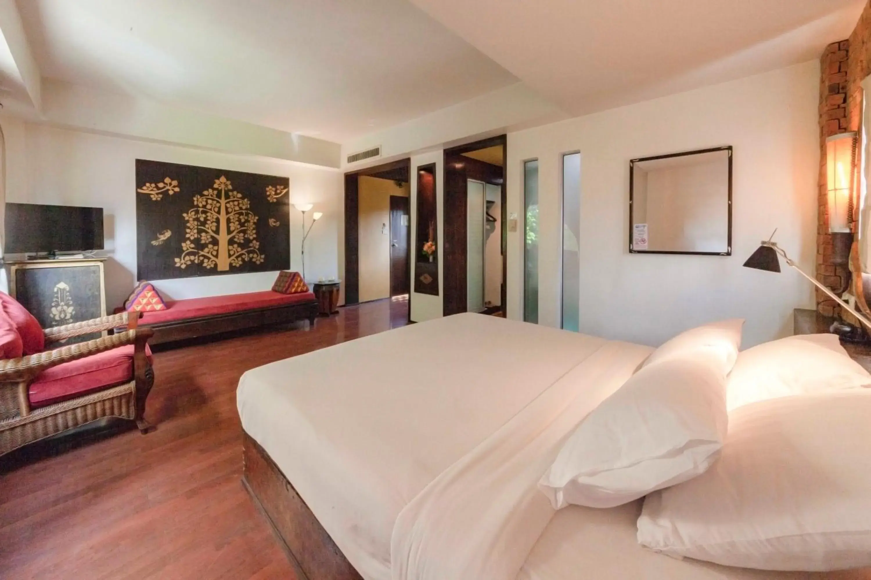 Bedroom, Bed in Holiday Garden Hotel (SHA Extra Plus)