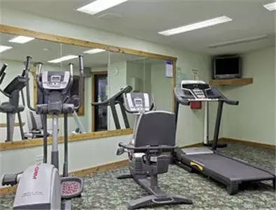 Fitness centre/facilities, Fitness Center/Facilities in Ramada by Wyndham Grayling Hotel & Conference Center