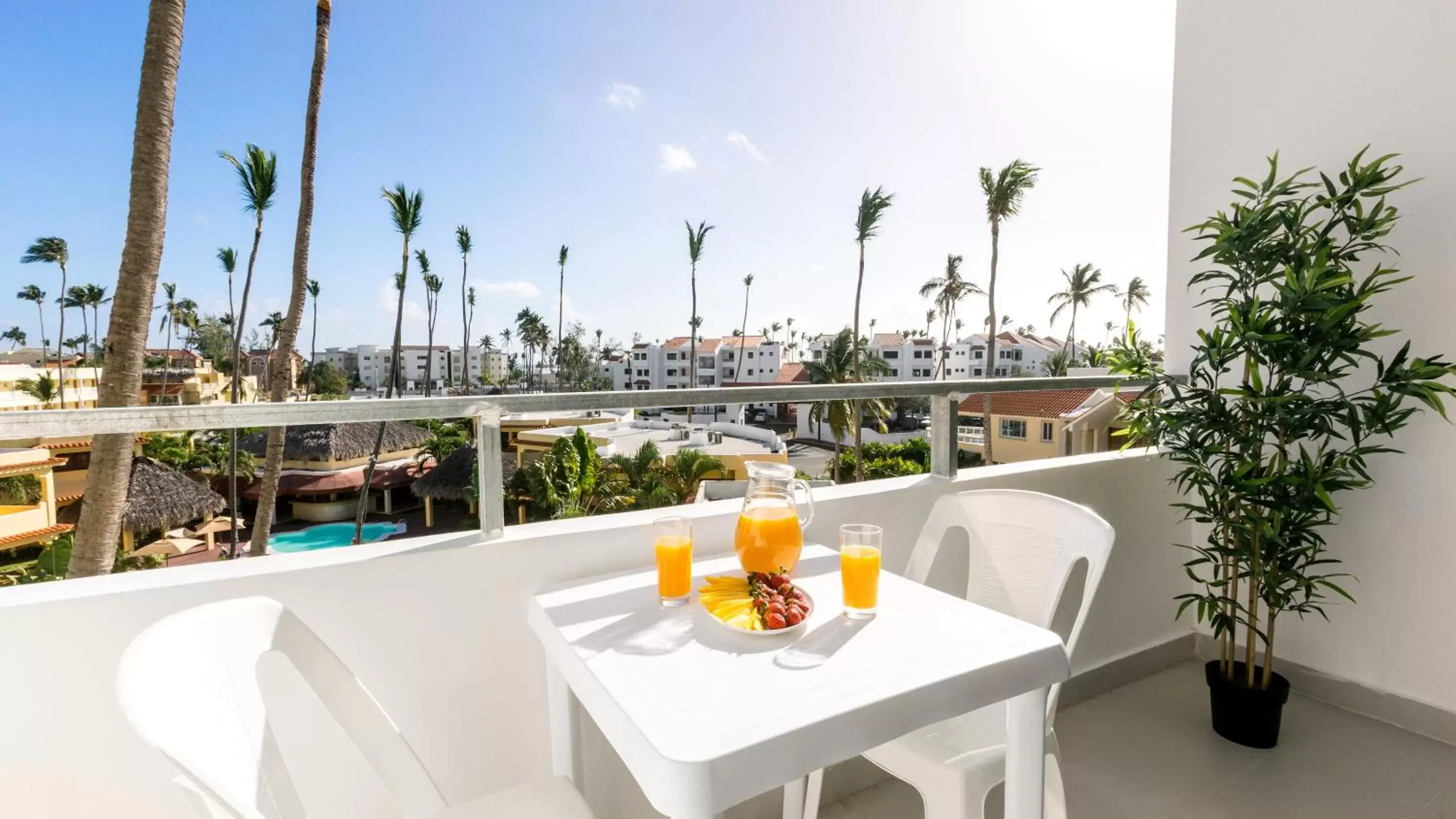 Balcony/Terrace in DUCASSI SUITES ROOFTOP POOL - BEACH CLUB and SPA