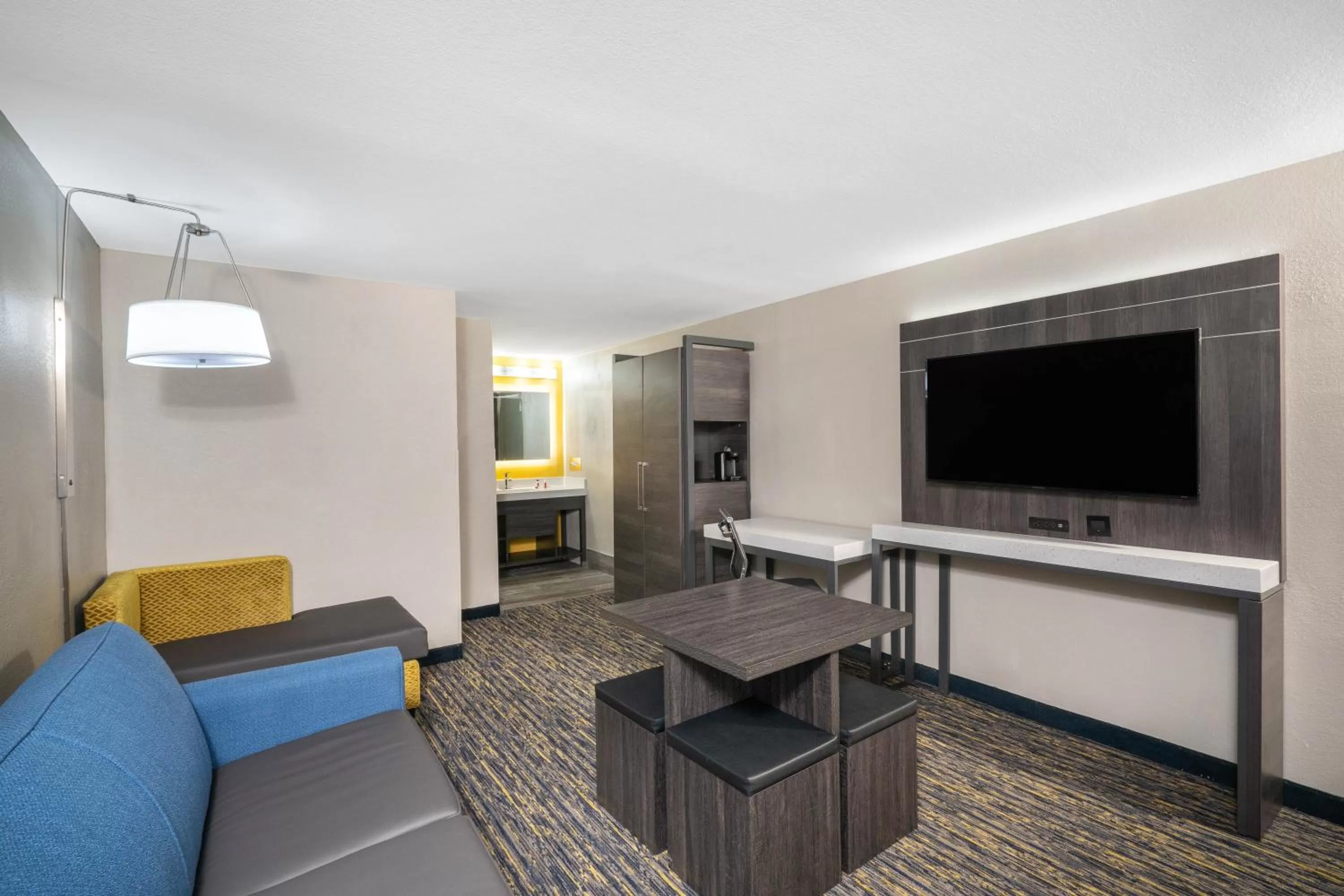 Communal lounge/ TV room in Baymont by Wyndham Murfreesboro