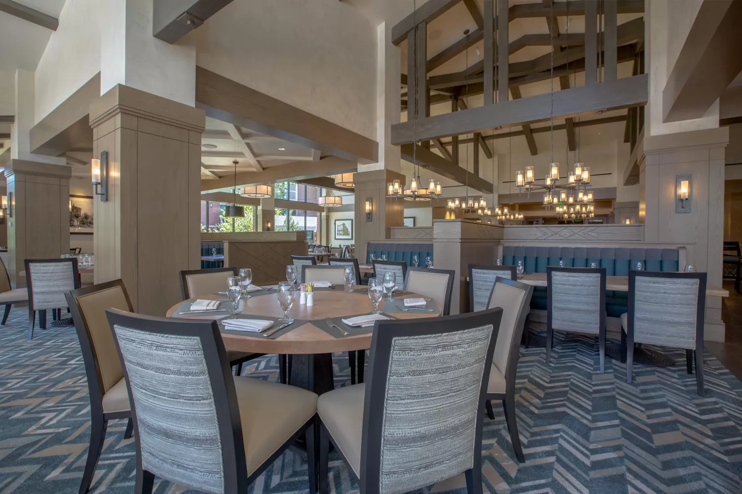 Dining area in Little America Hotel Flagstaff