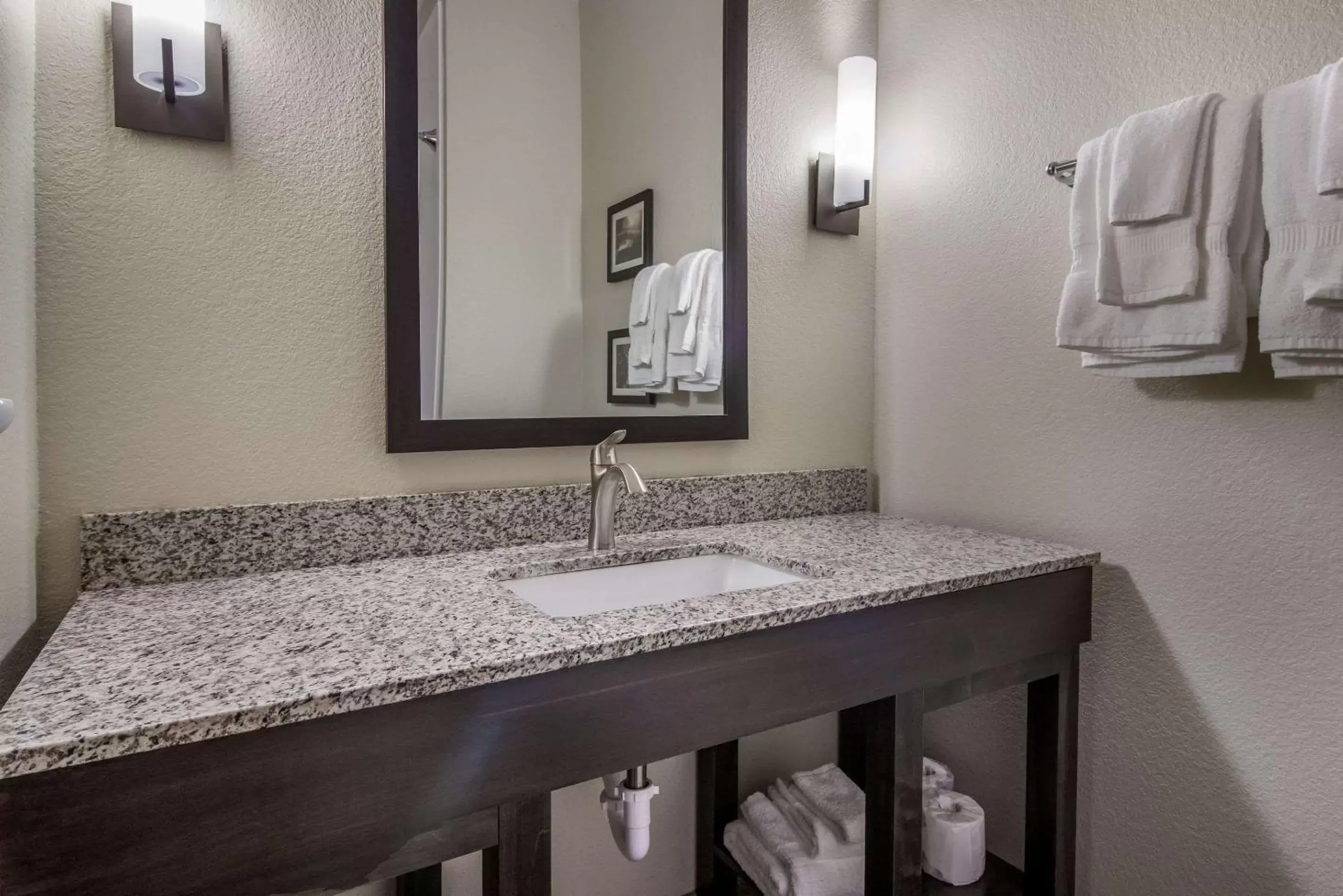 Photo of the whole room, Bathroom in Comfort Suites