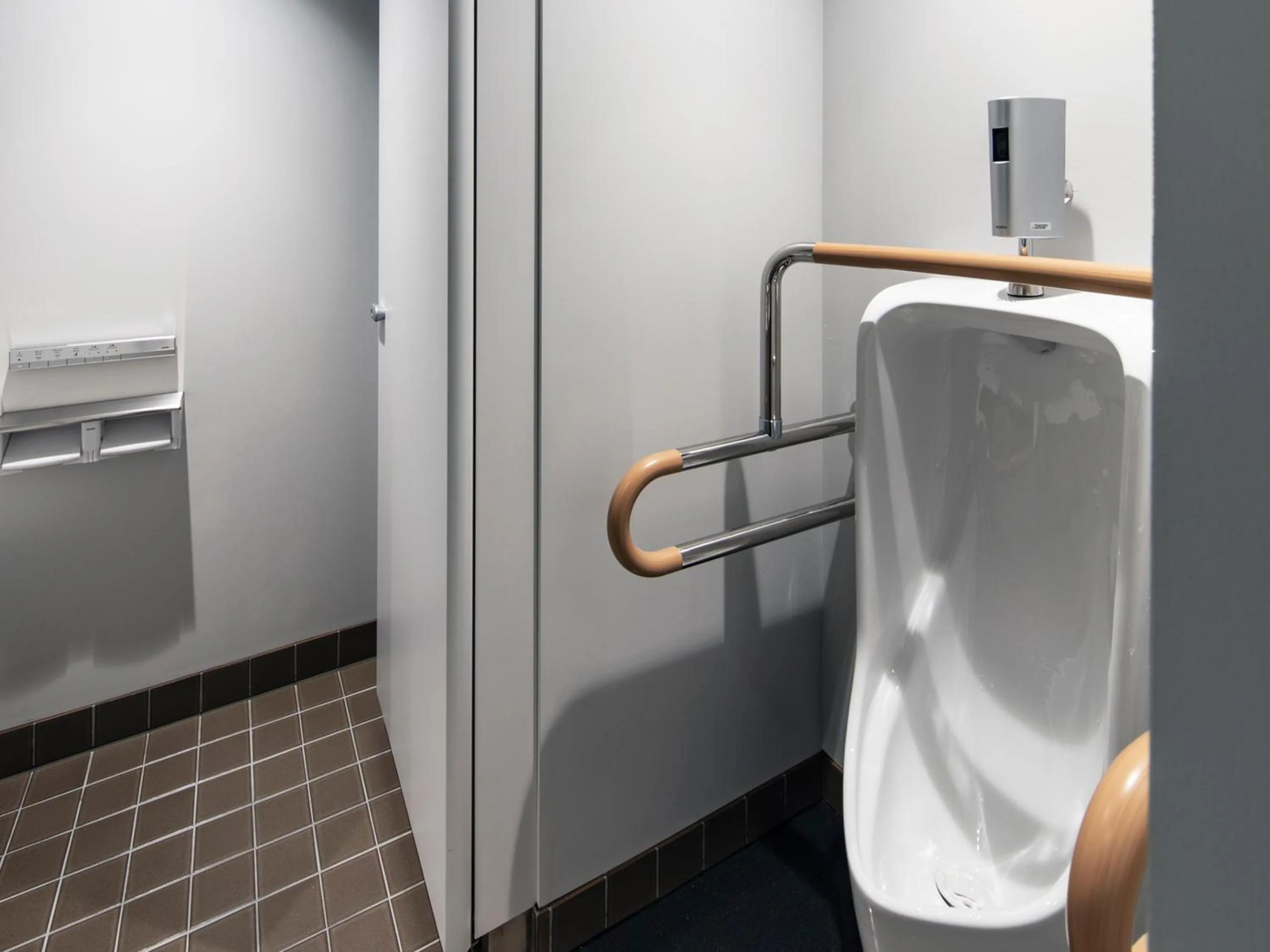 Area and facilities in all day place shibuya