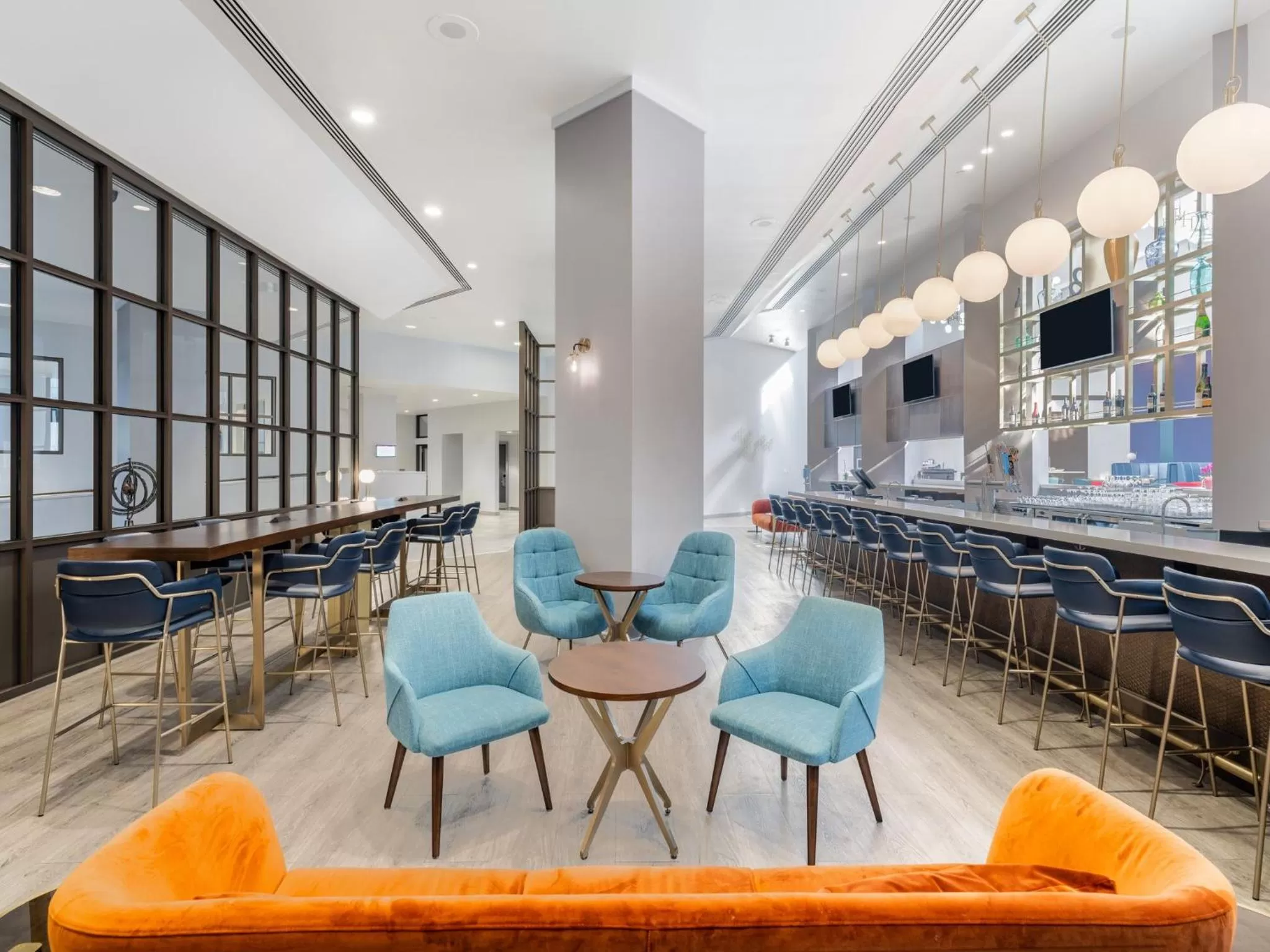 Lounge or bar in Crowne Plaza College Park - Washington DC by IHG