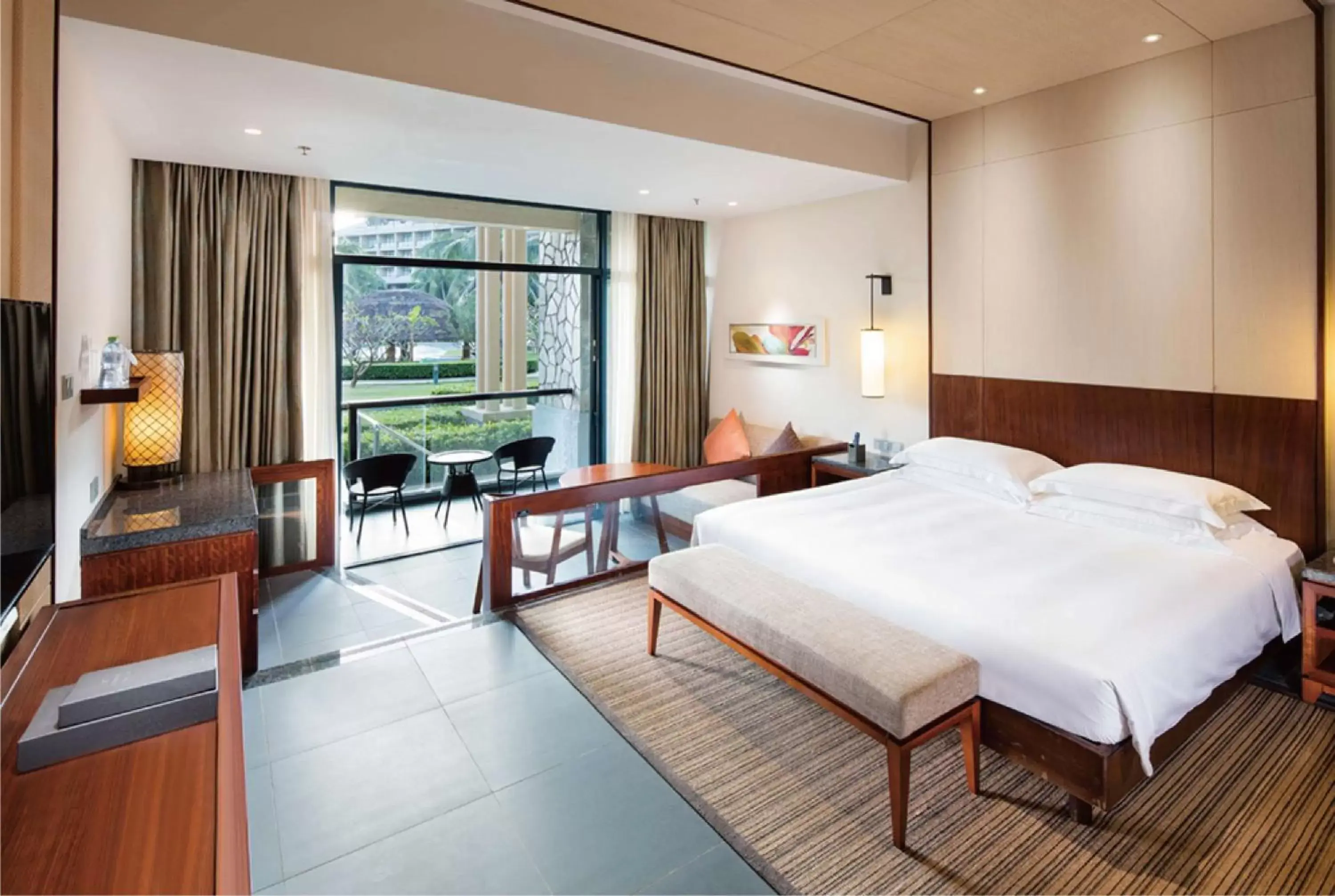 Bed in Hilton Sanya Yalong Bay Resort & Spa