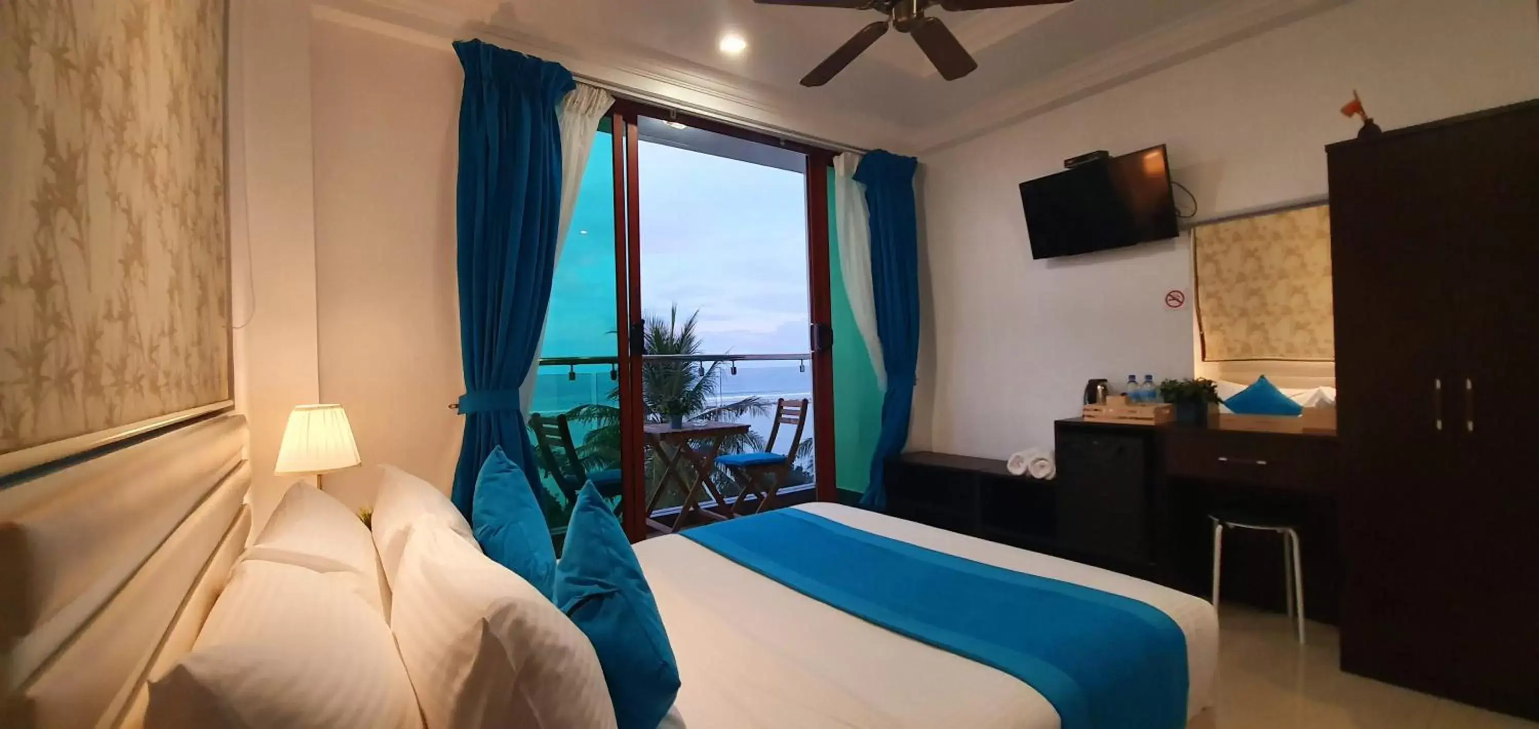 Bed in Huvan Beach Hotel at Hulhumale