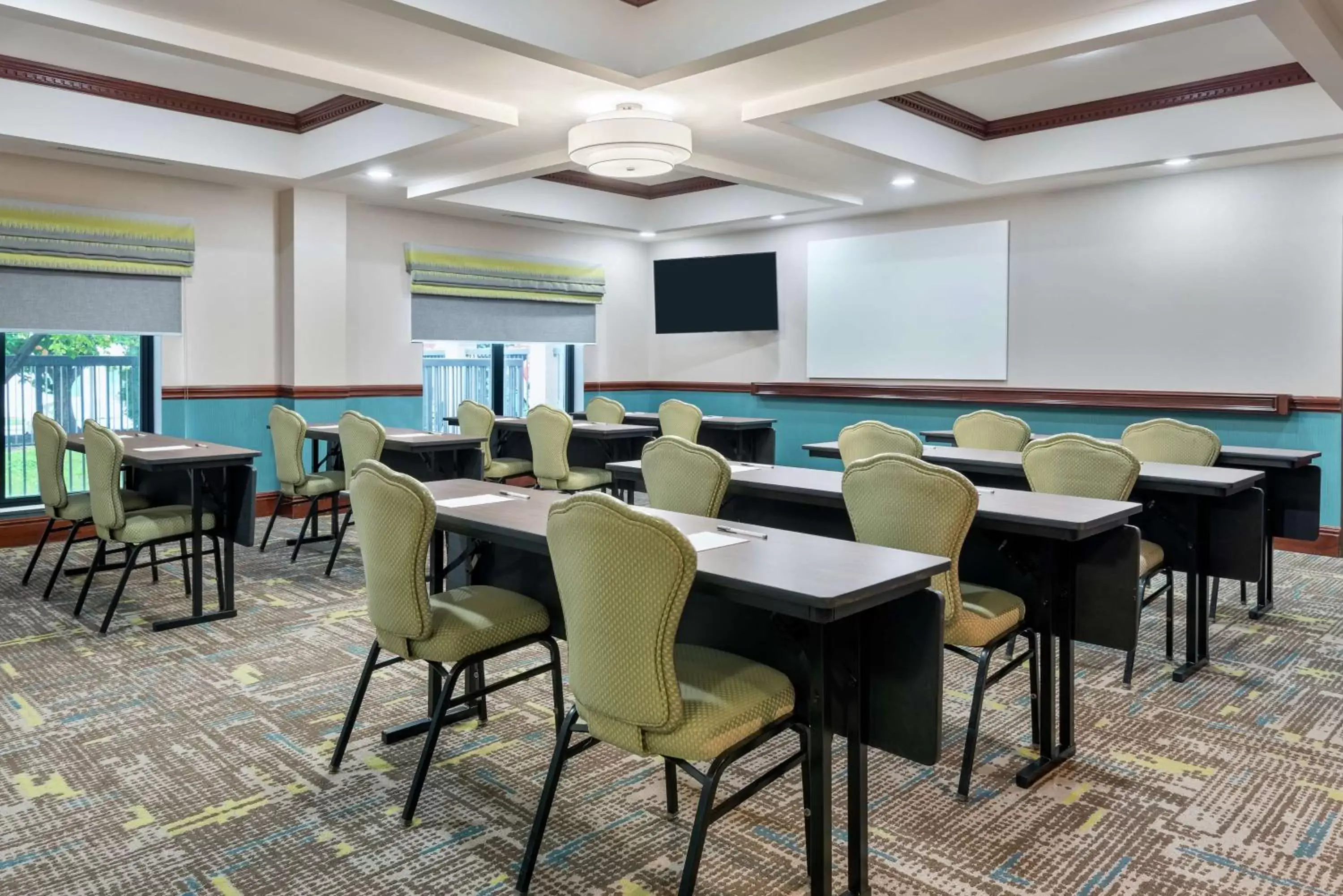 Meeting/conference room in Hampton Inn South Plainfield-Piscataway