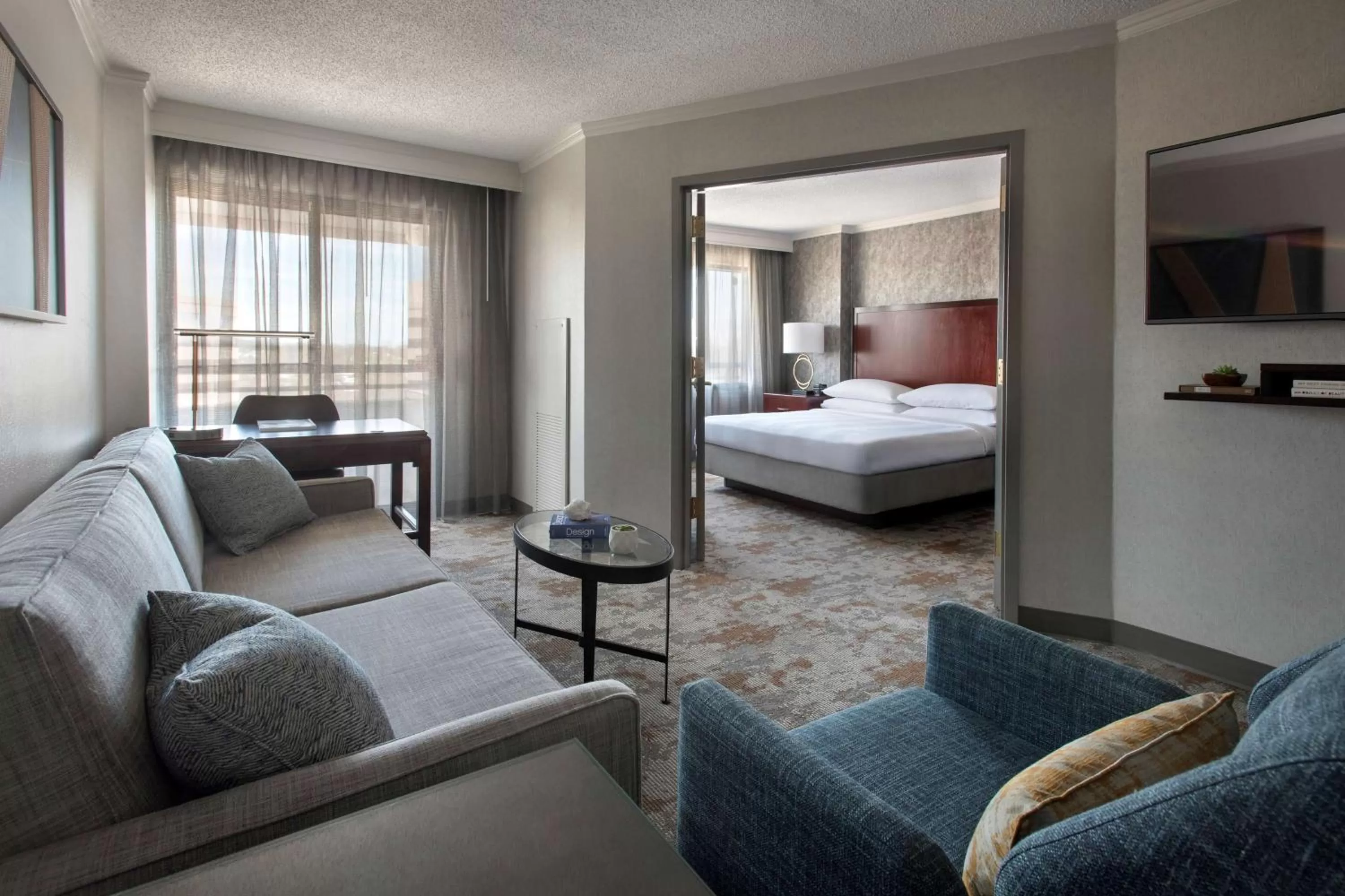 Bedroom, Bed in Embassy Suites by Hilton Bethesda Washington DC