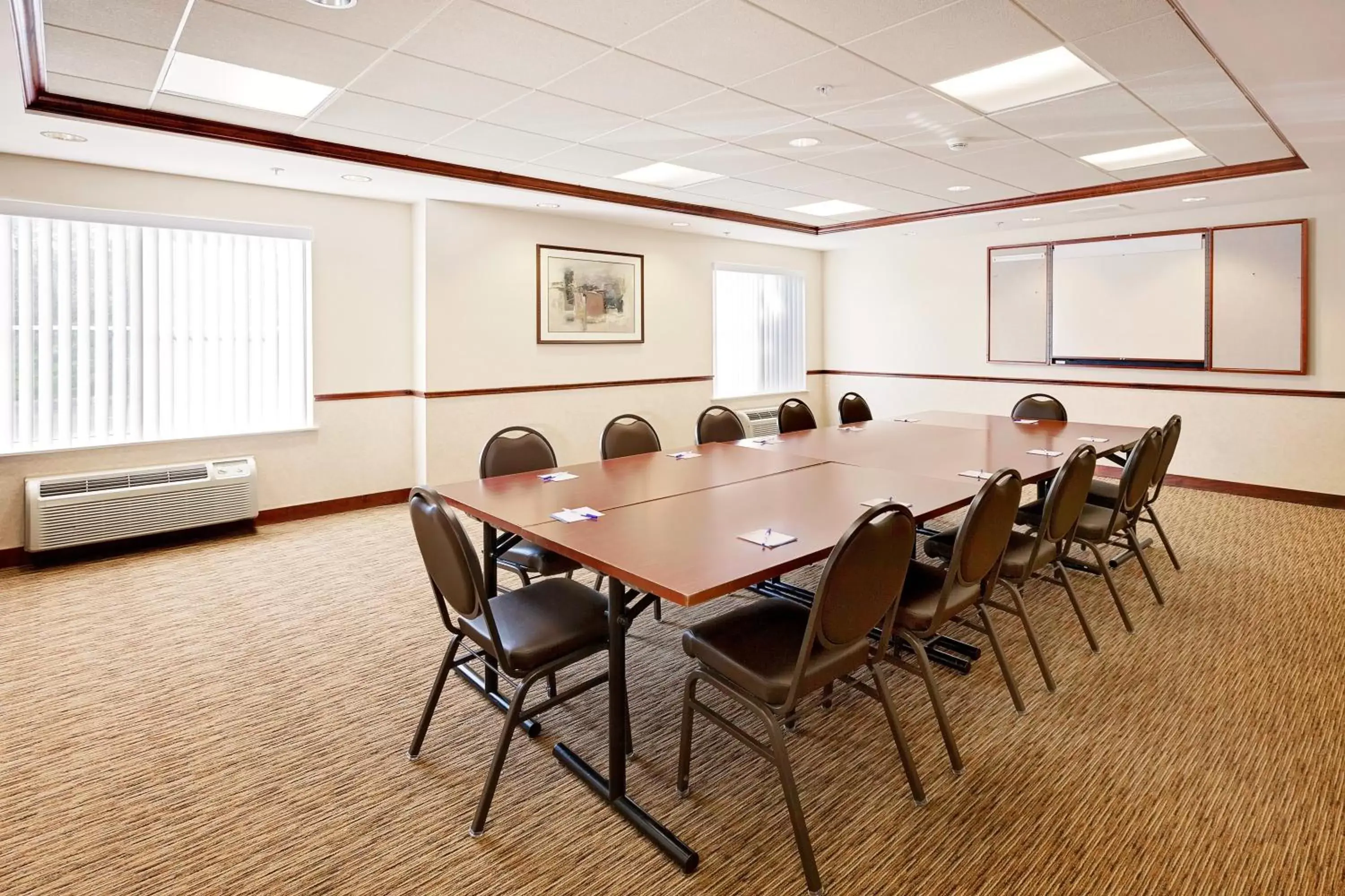 Meeting/conference room in Baymont by Wyndham Grand Rapids SW/Byron Center
