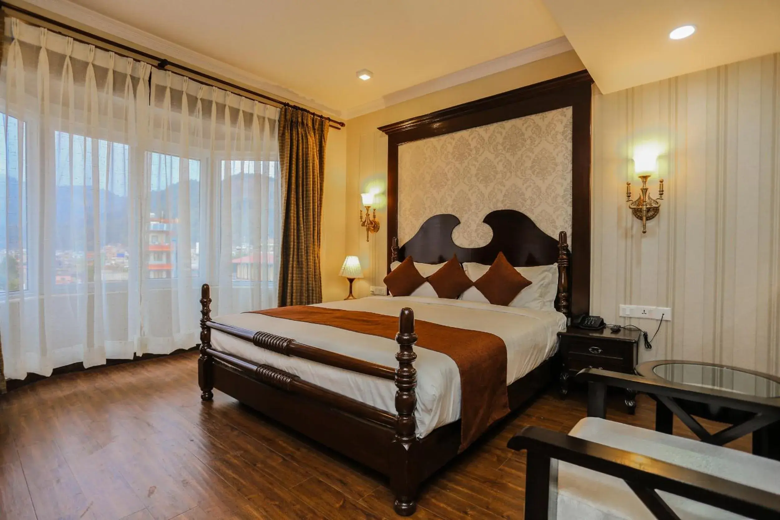 Bathroom, Bed in Da Yatra Courtyard Hotel Bathroom, Bed in Da Yatra Courtyard Hotel