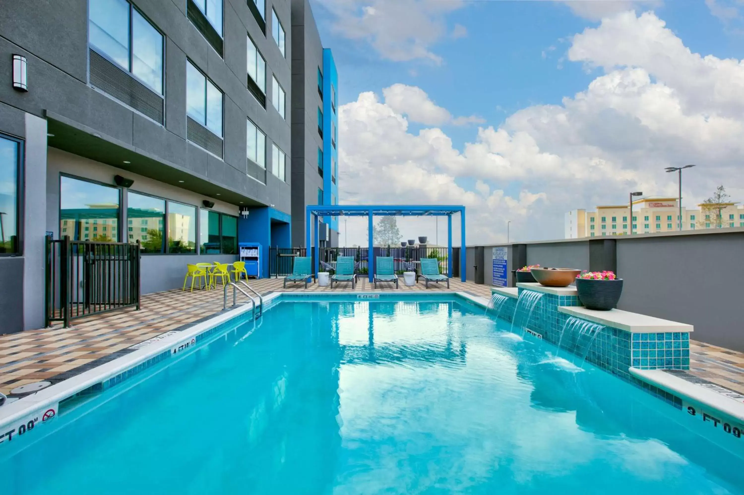 Pool view, Swimming Pool in Tru By Hilton San Antonio At The Rim, Tx