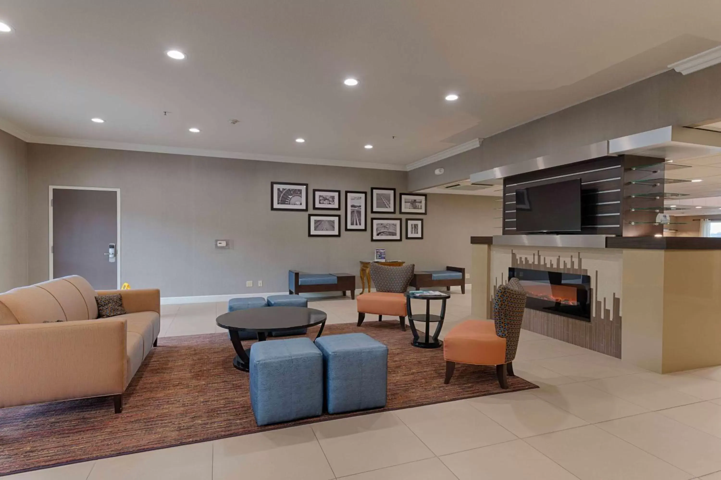 Lobby or reception in Best Western Plus Delta Inn & Suites Lobby or reception in Best Western Plus Delta Inn & Suites