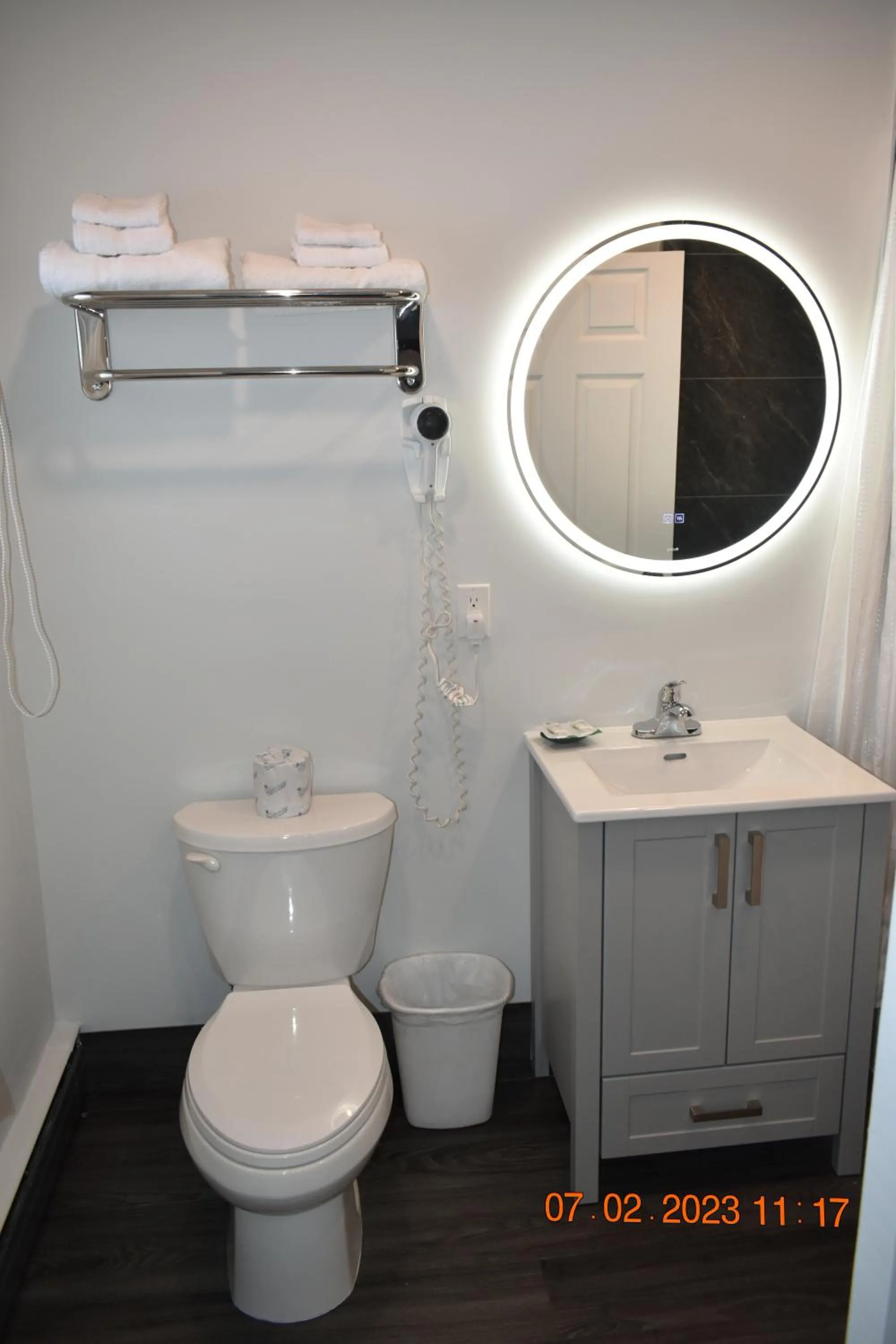 Bathroom in Time Travellers Motel