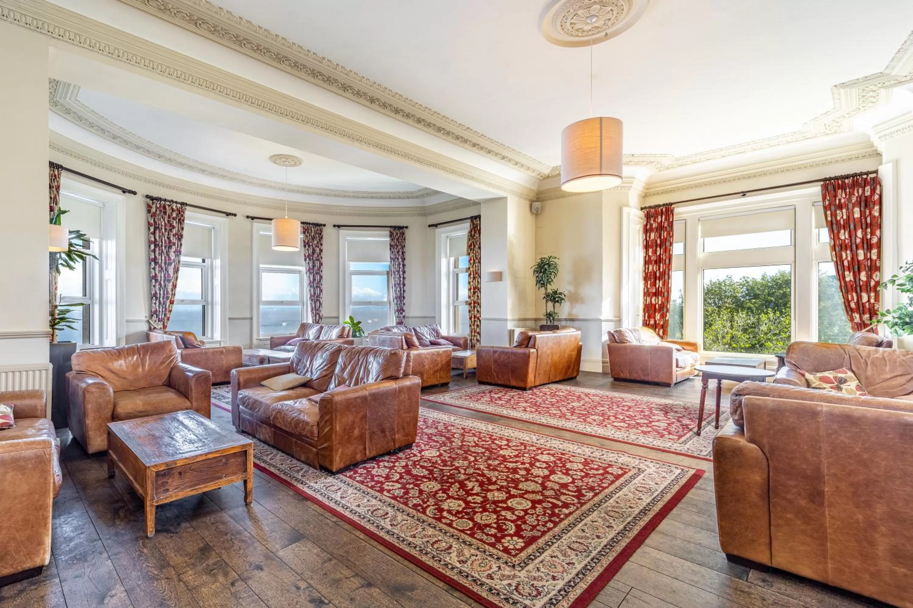 Lounge or bar in Best Western Walton Park Hotel