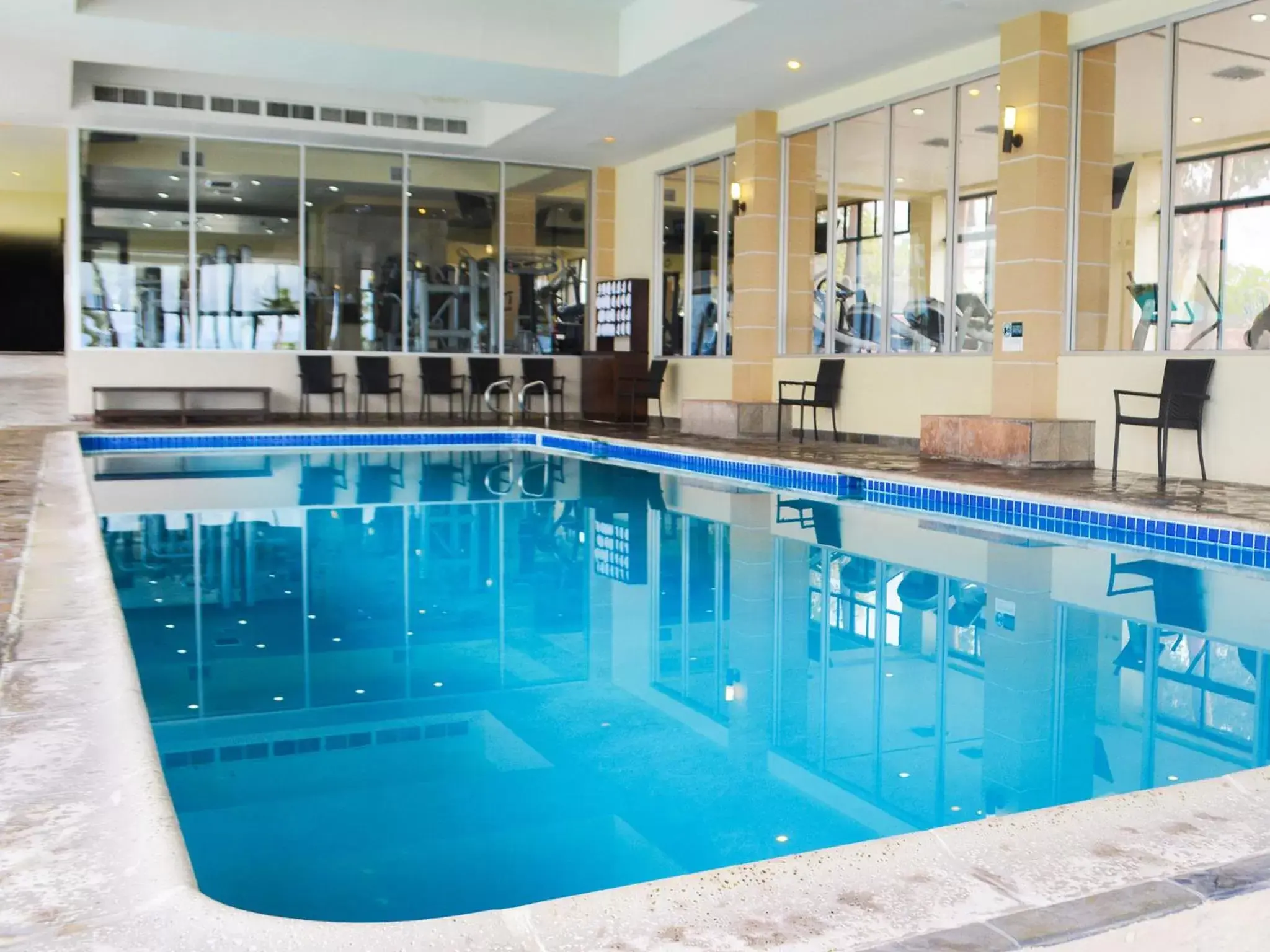 Swimming Pool in Hotel Coral & Marina