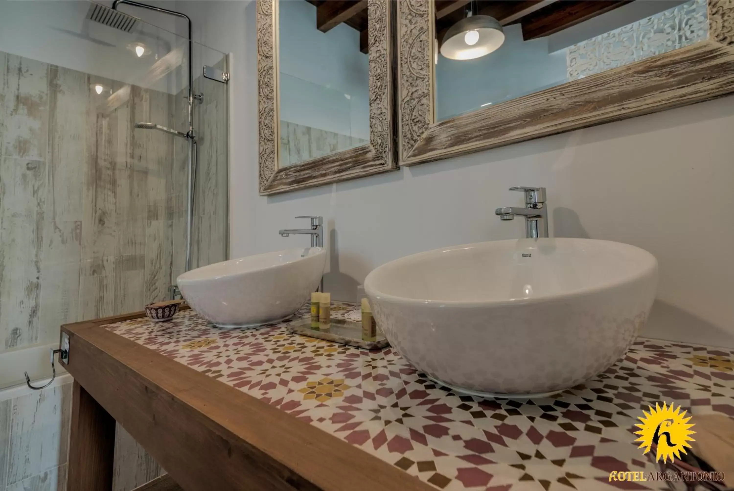 Bathroom in Hotel Argantonio