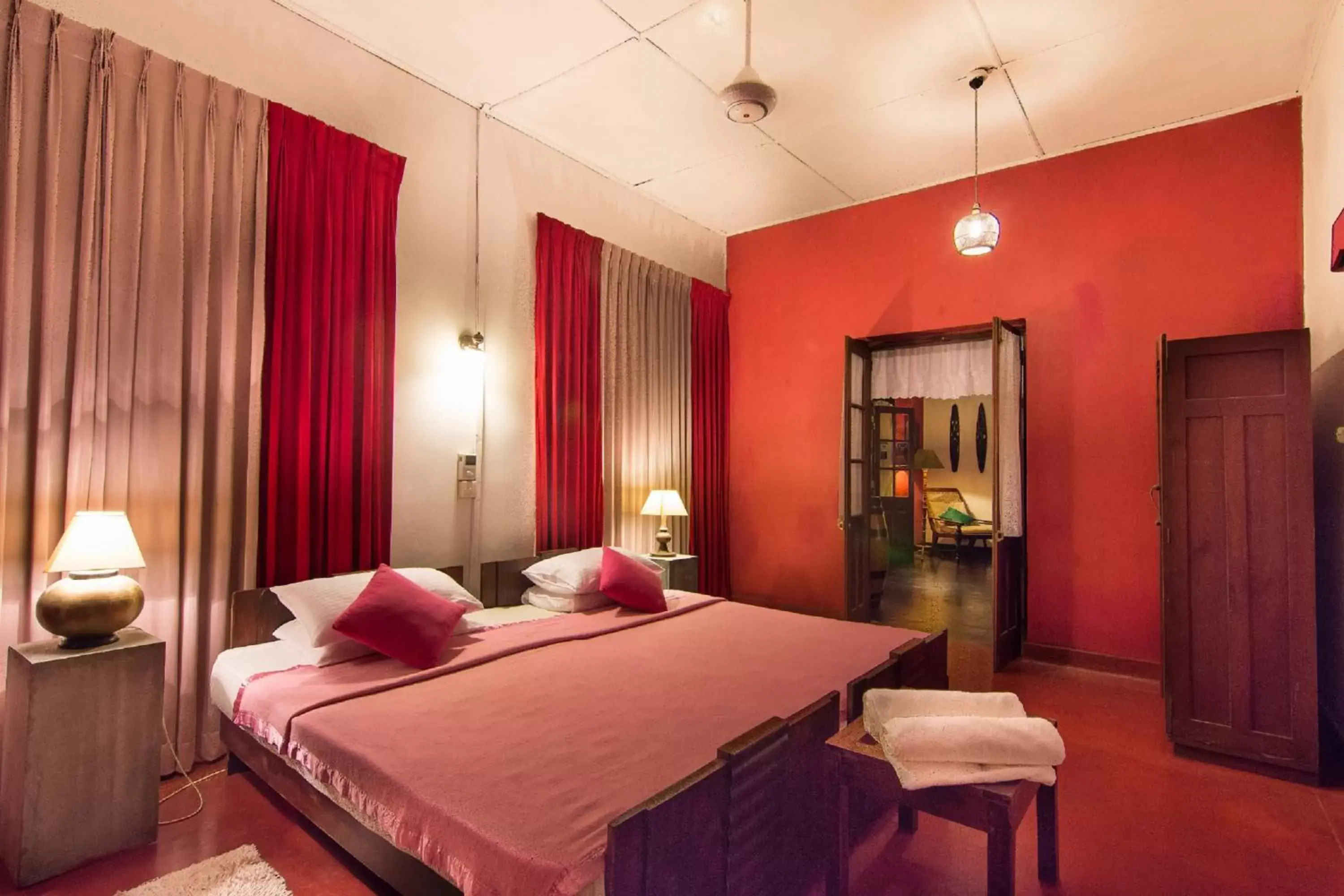 Family Suite with Garden View in The Kandyan Manor by Bhathiya & Suzy Family Suite with Garden View in The Kandyan Manor by Bhathiya & Suzy