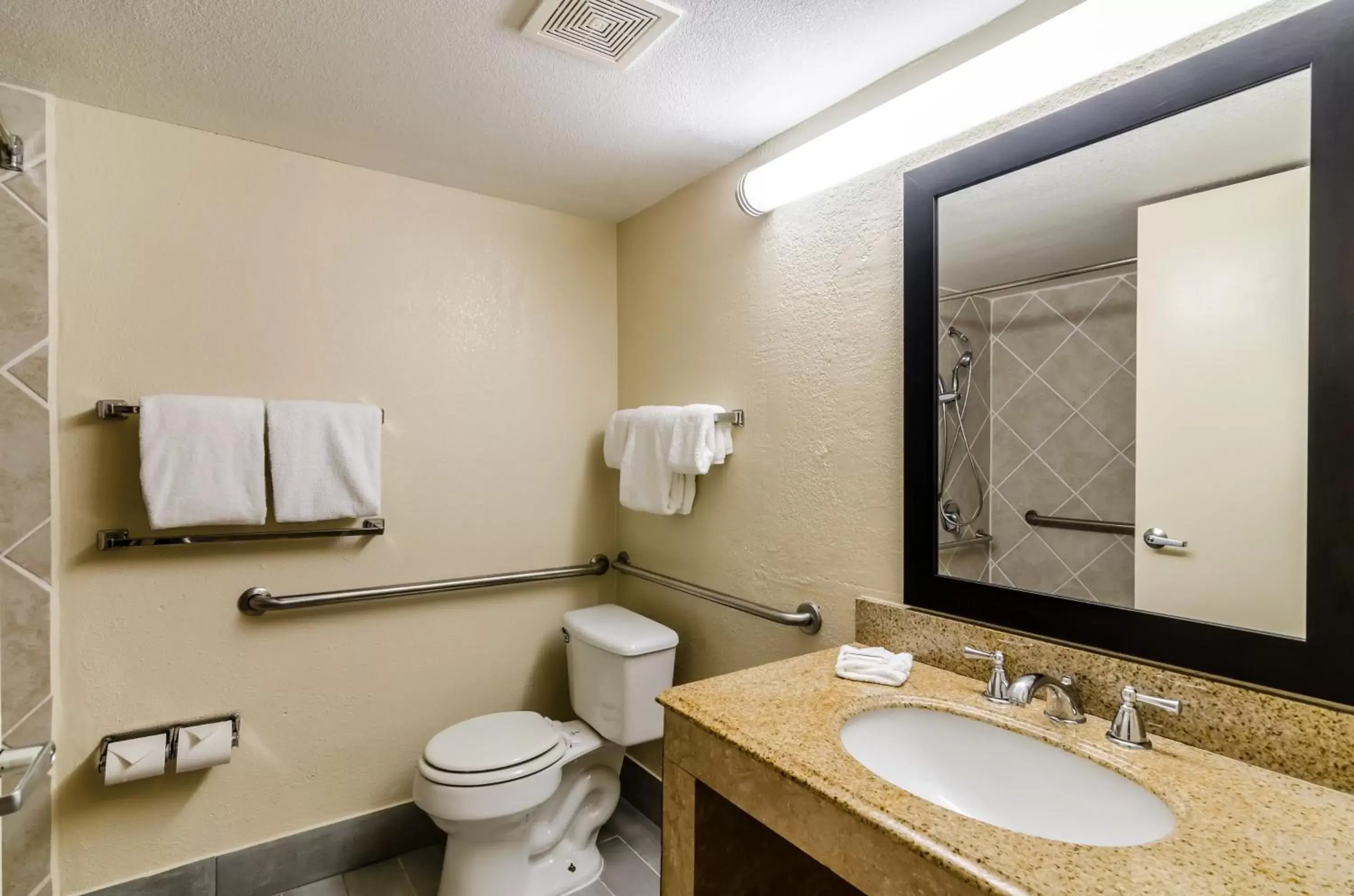 Bathroom in Red Roof Inn PLUS+ Wichita East