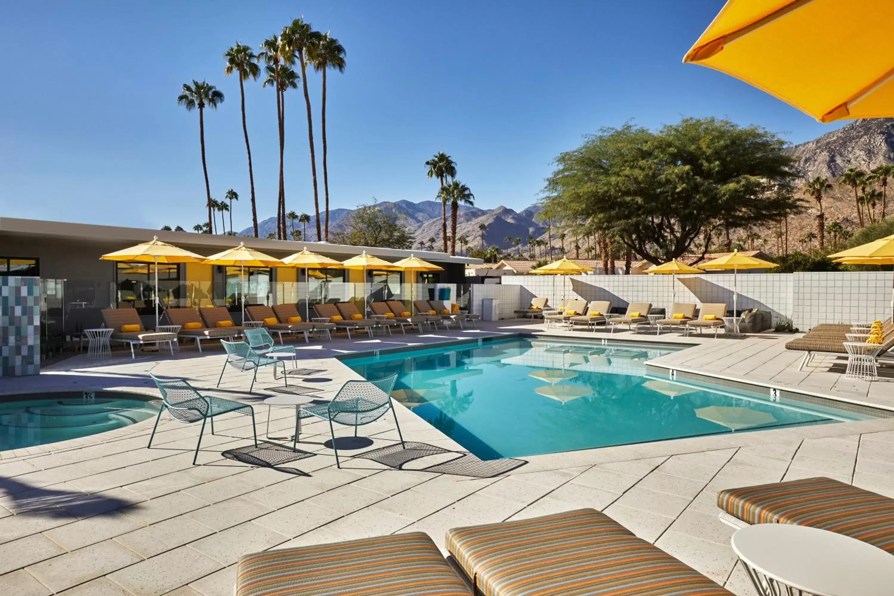 Mountain view, Swimming Pool in Twin Palms Resort - Palm Springs Newest Gay Men's Resort