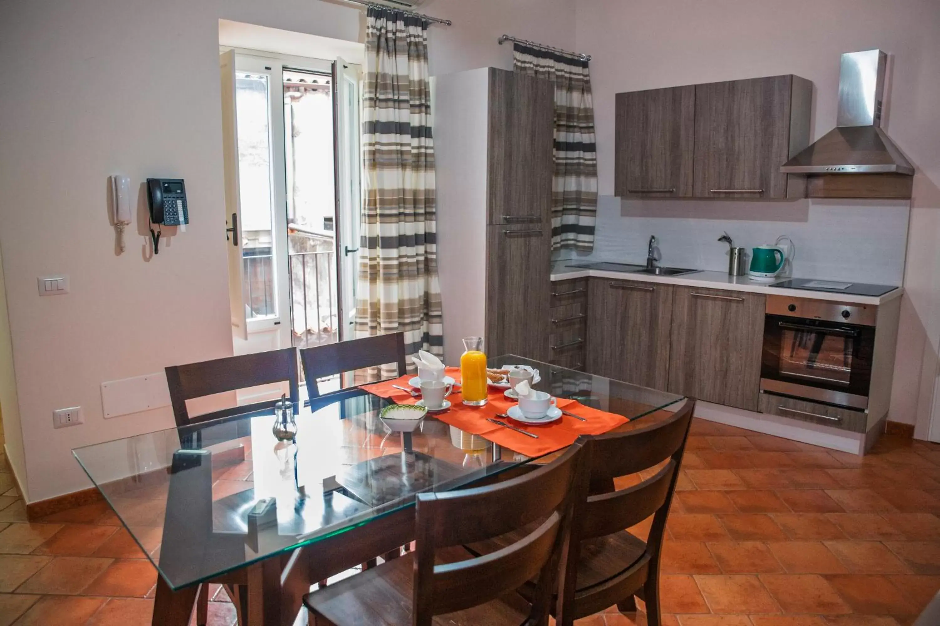 Kitchen or kitchenette, Dining Area in Dimora De Mauro