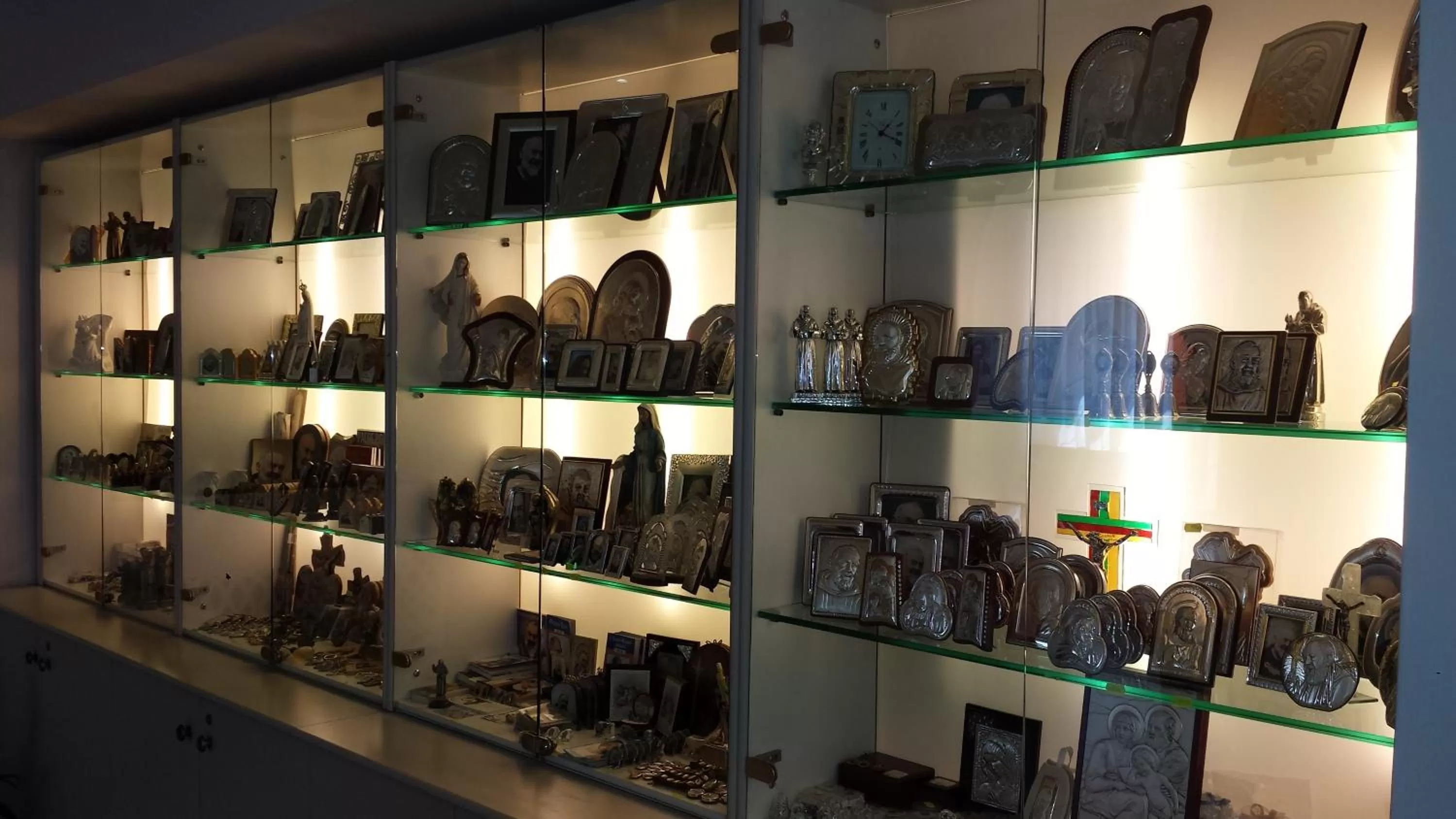 On-site shops in Hotel Fini