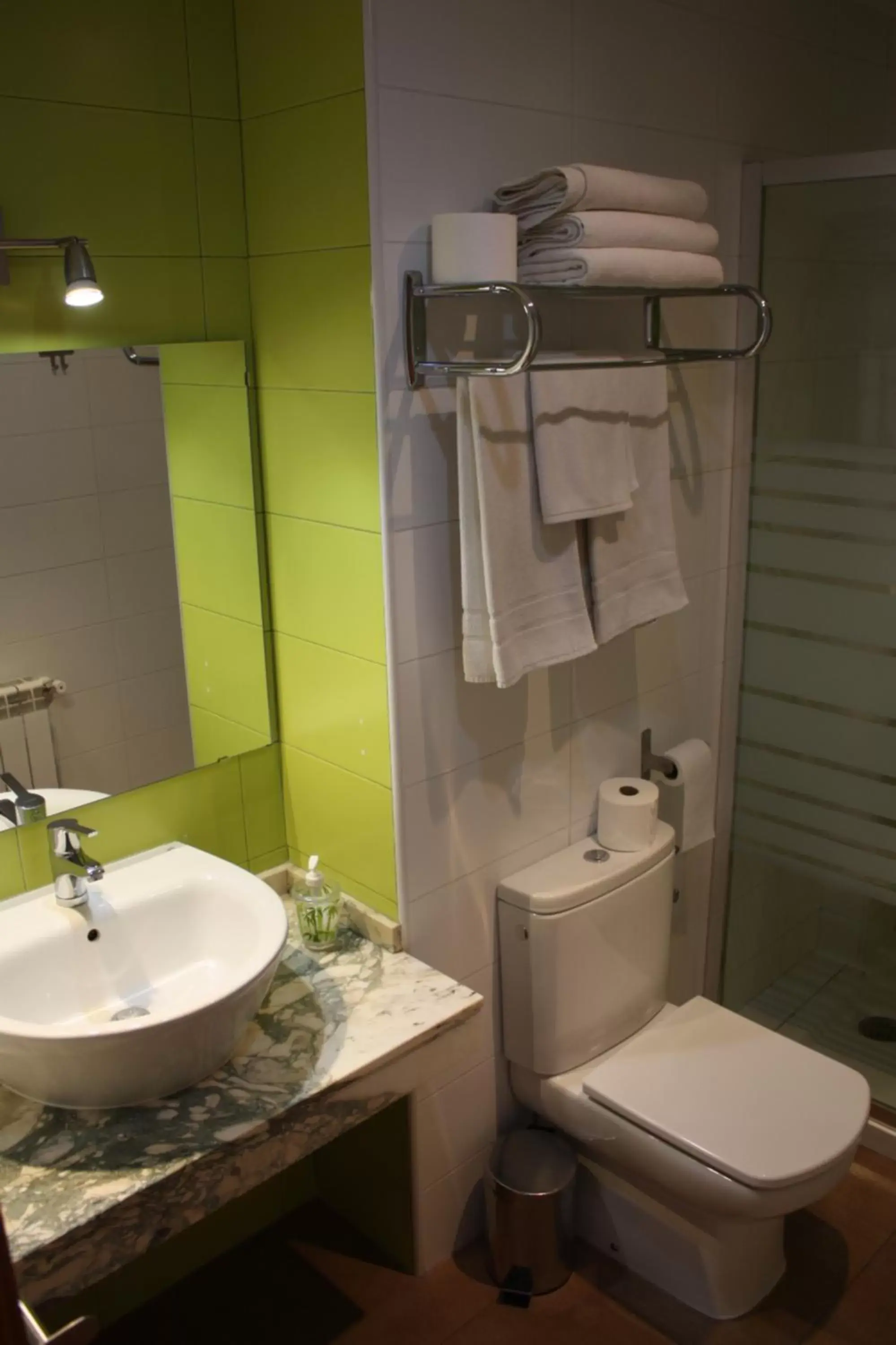 Decorative detail, Bathroom in Hostal La Ribera del Júcar