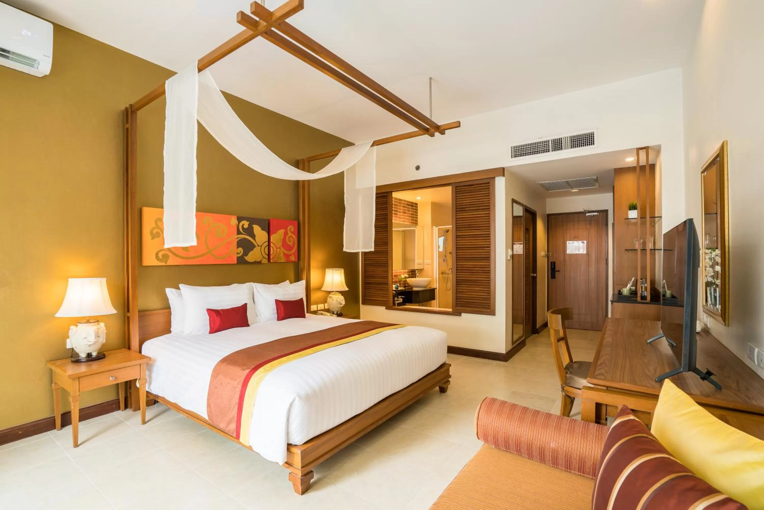 Bedroom, Bed in Cosy Beach Hotel - SHA Extra Plus