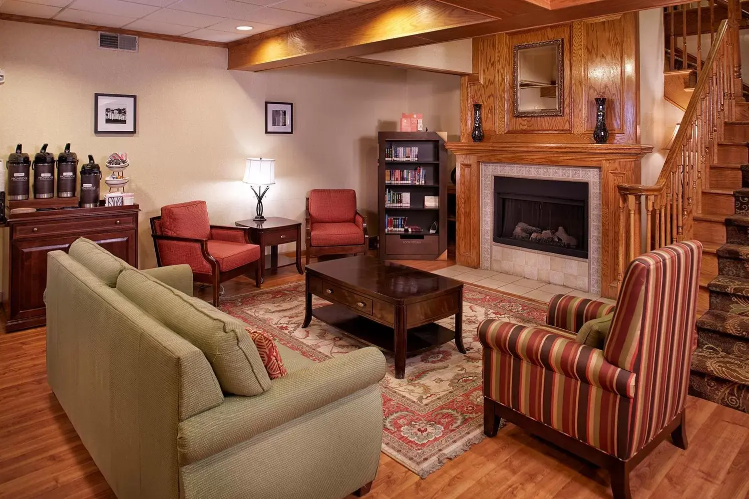 Living room, Seating Area in Country Inn & Suites by Radisson, Columbia Airport, SC