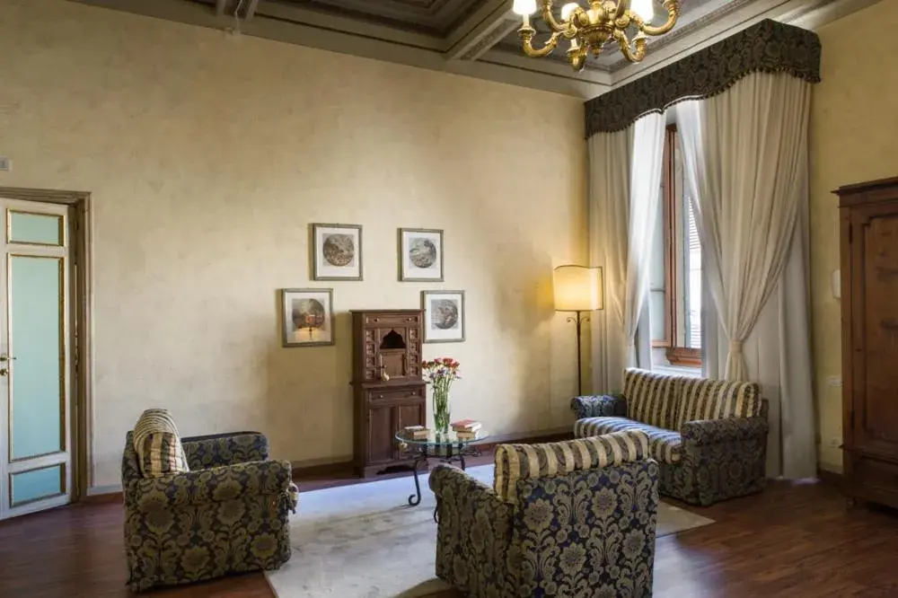 Communal lounge/ TV room, Seating Area in Residenza Castiglioni