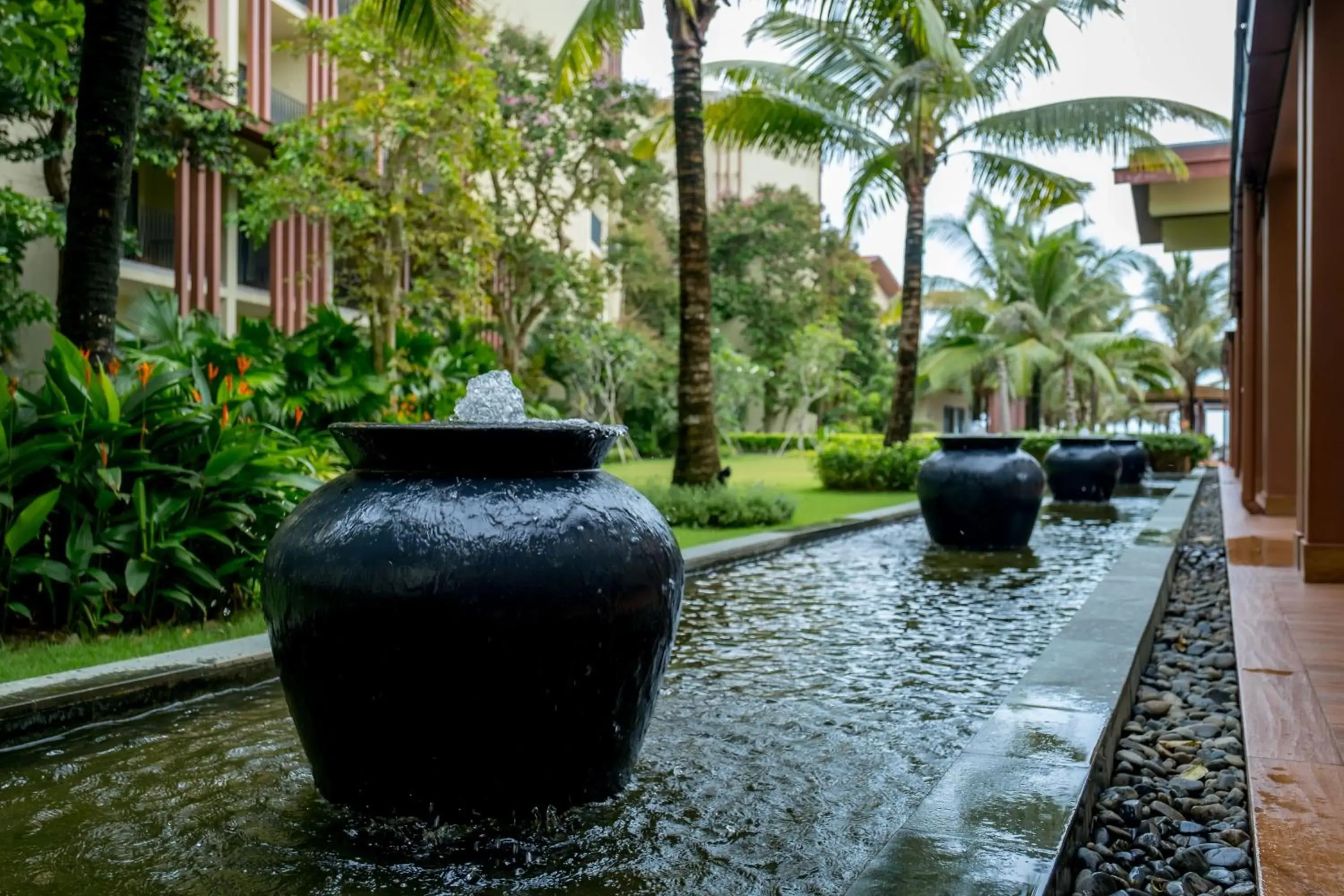 Garden in Dusit Princess Moonrise Beach Resort