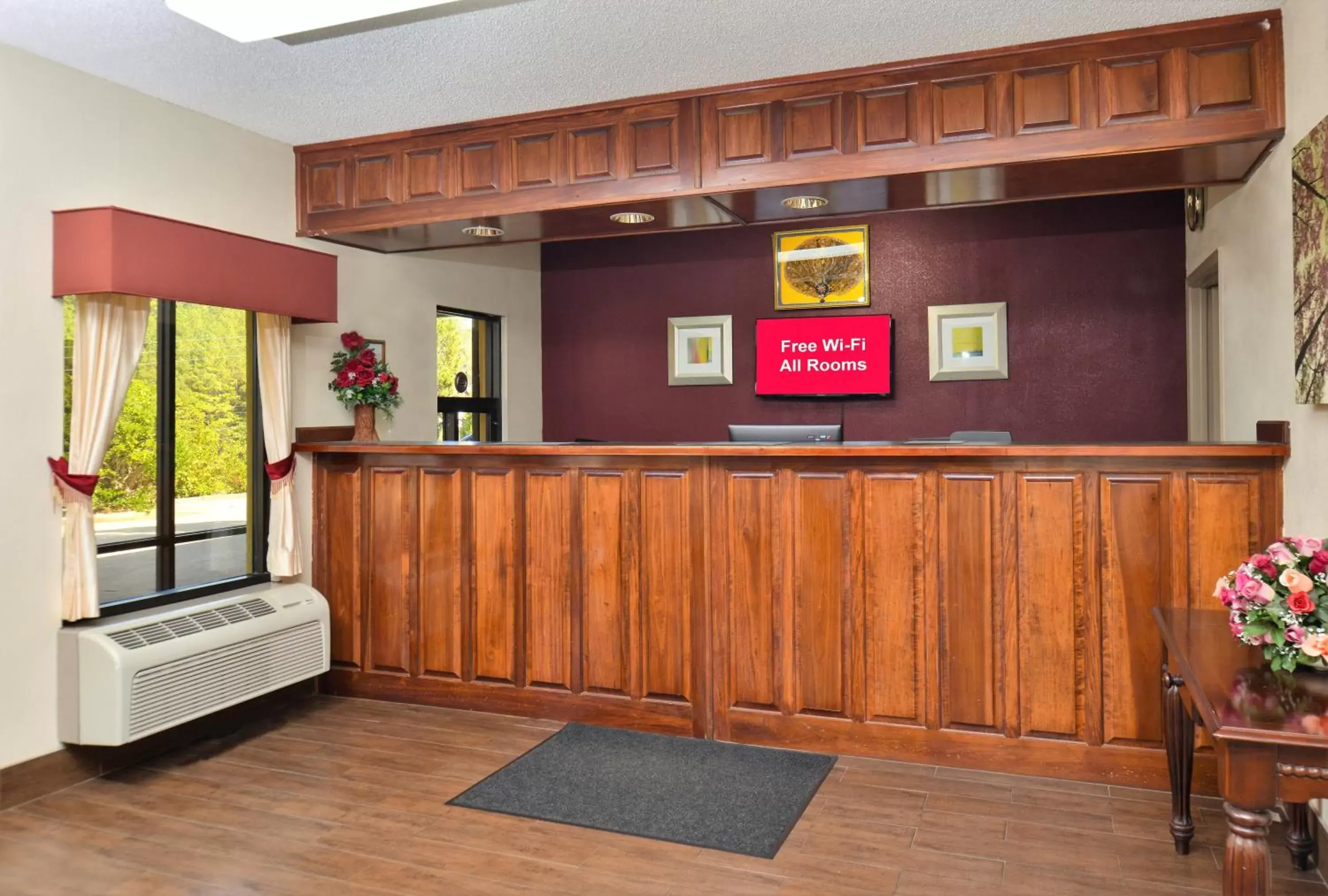 Lobby or reception, Lobby/Reception in Red Roof Inn Cartersville-Emerson-LakePoint North