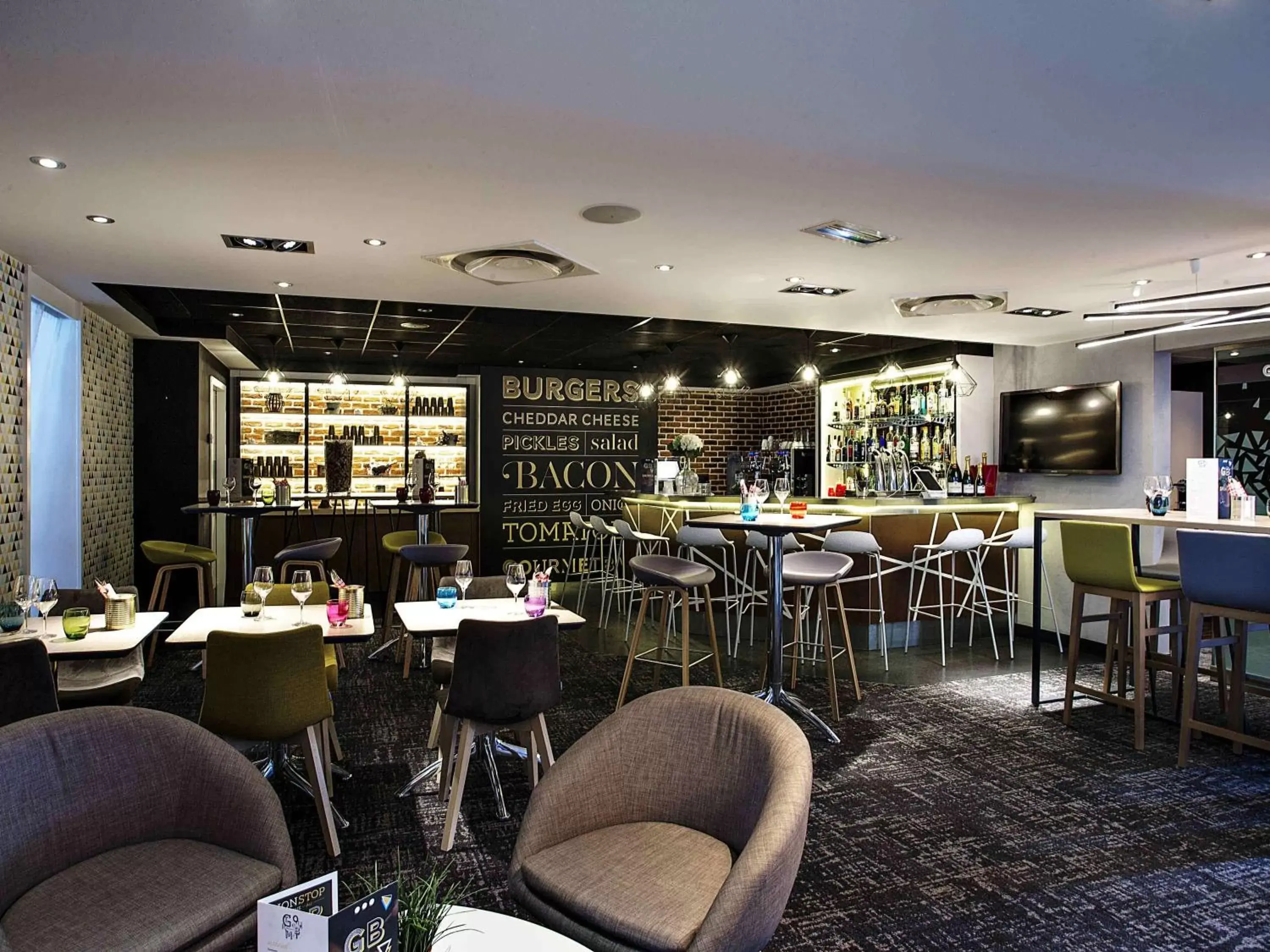 Lounge or bar, Restaurant/Places to Eat in Novotel Toulouse Purpan Aéroport