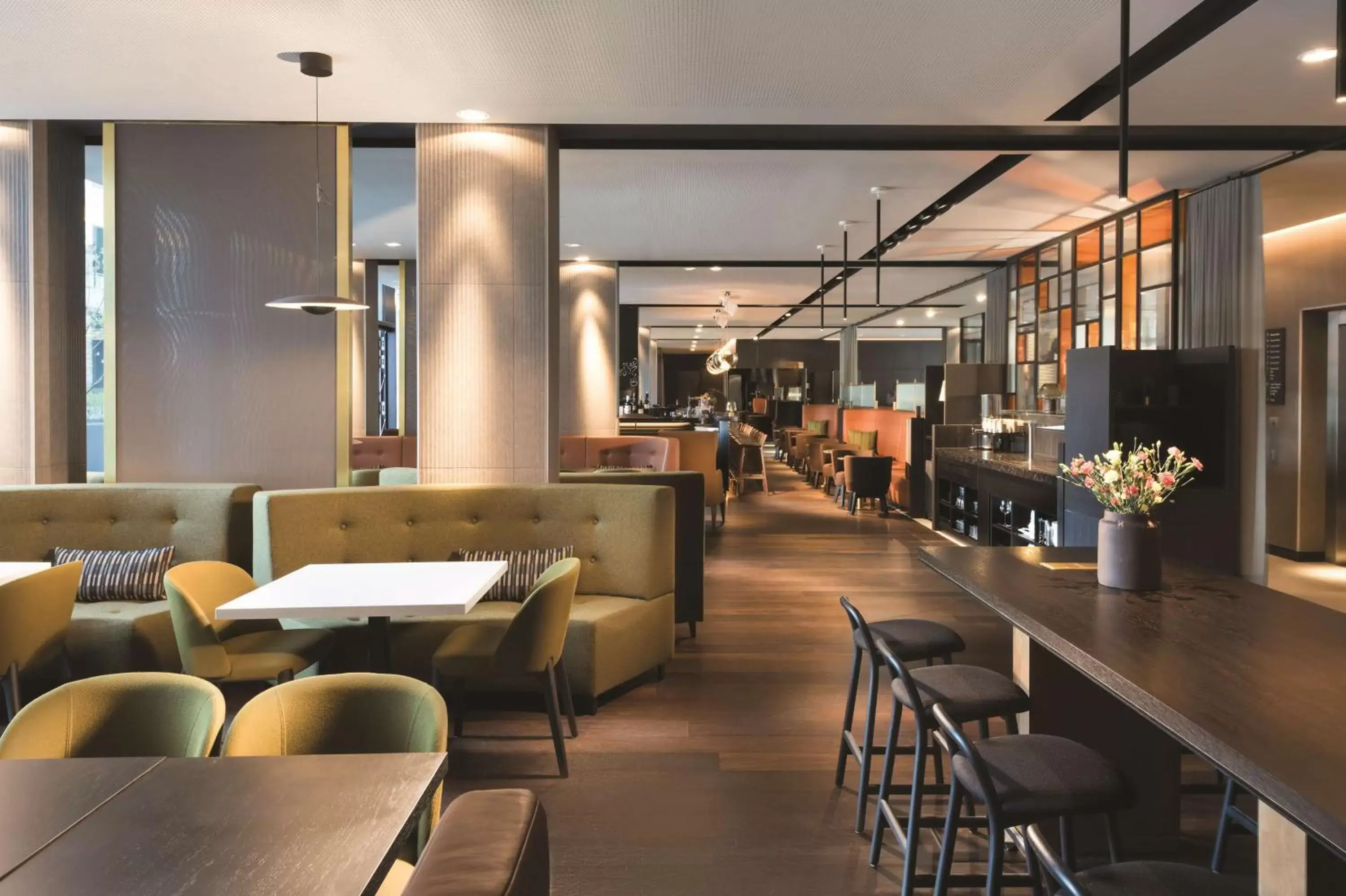 Restaurant/places to eat, Lounge/Bar in Adina Apartment Hotel Hamburg Speicherstadt