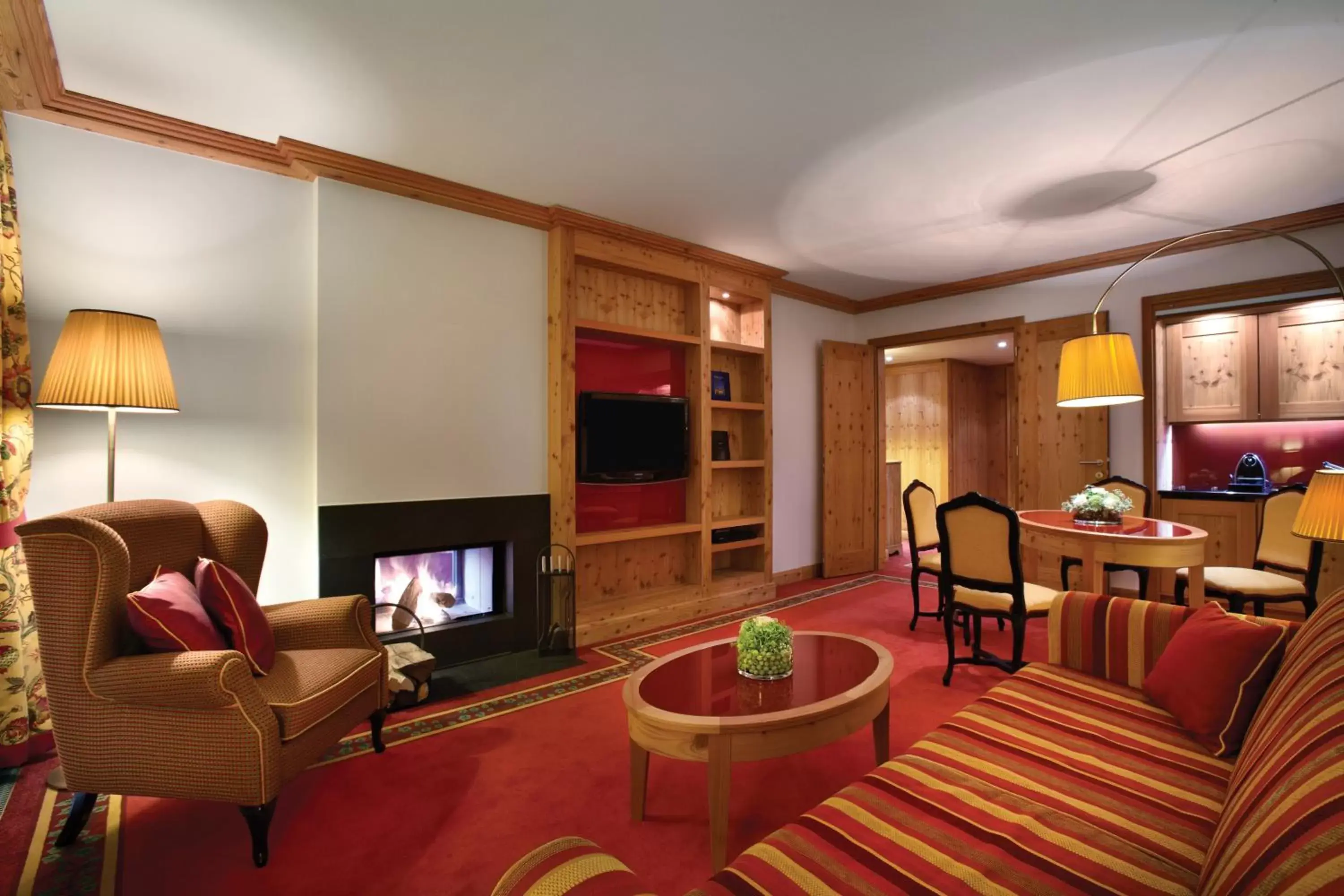 Living room, Seating Area in Kempinski Hotel Das Tirol