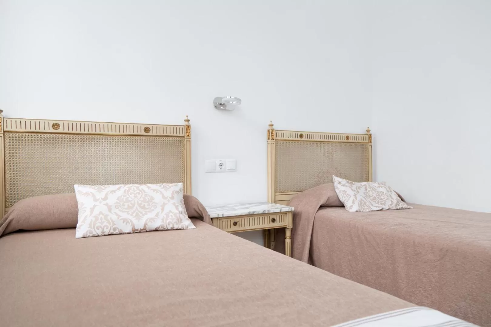 Bedroom, Bed in Hotel Marítimo Urban