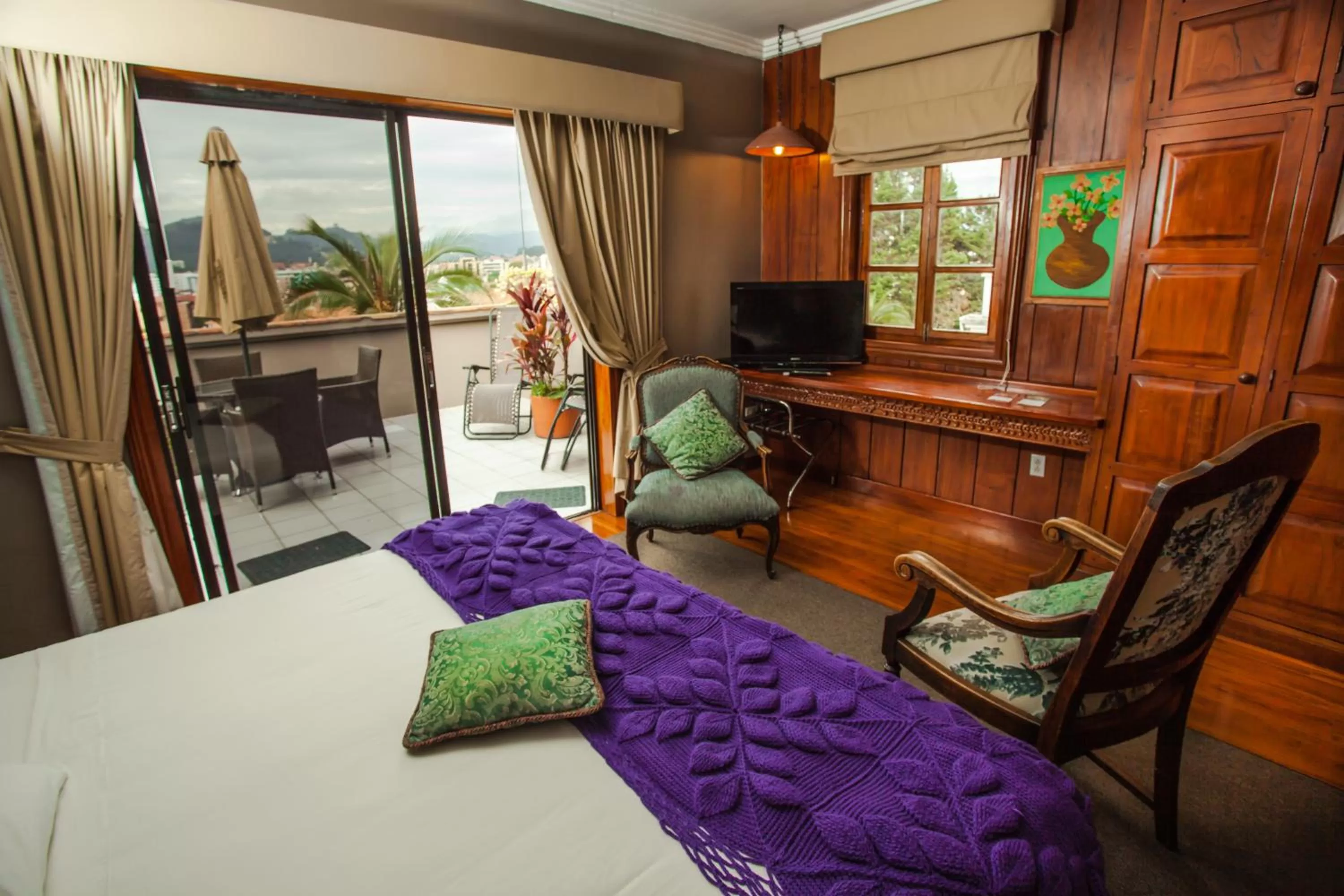 TV and multimedia, Bed in Hotel Victoria